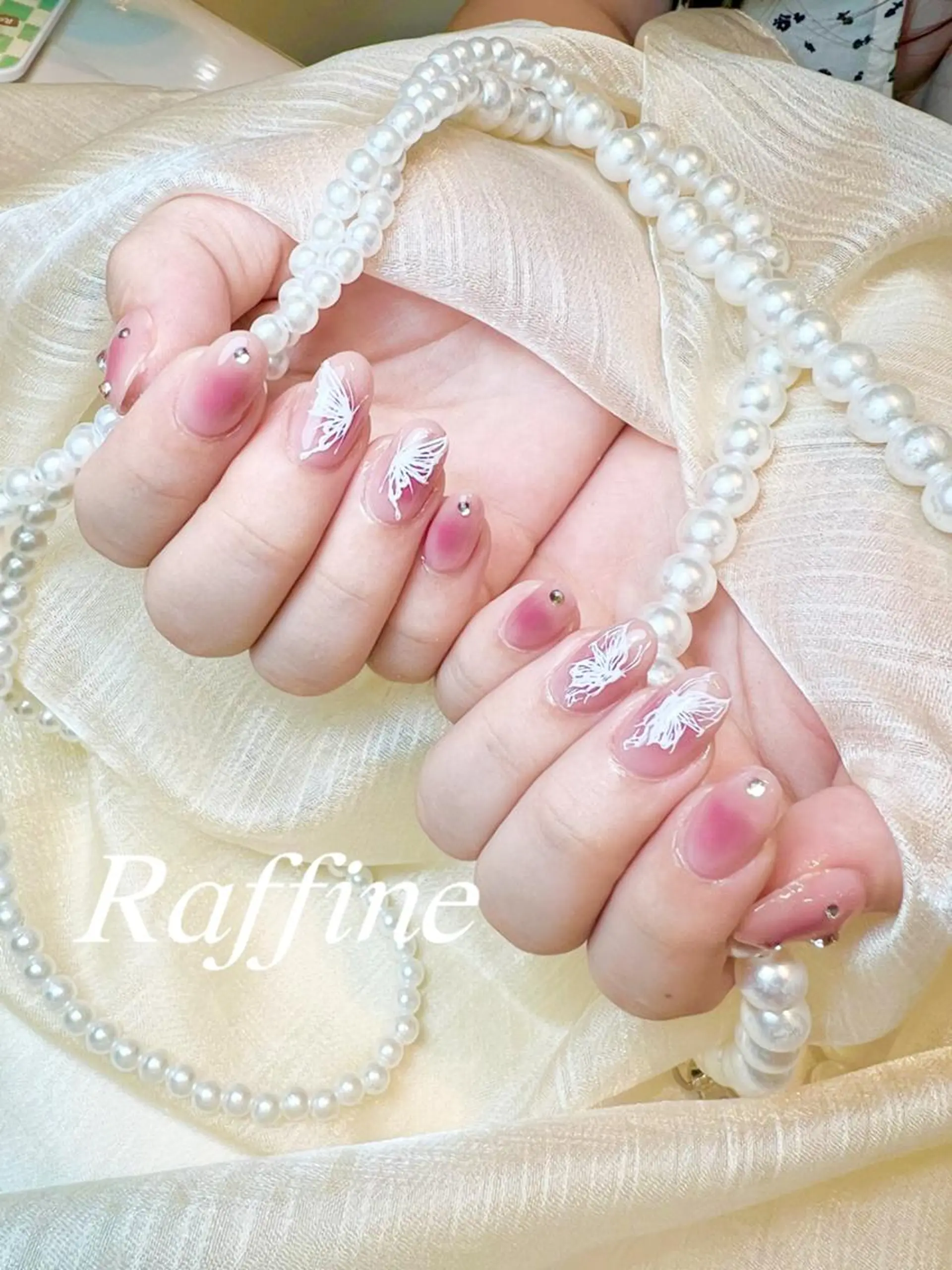 ネイル ハンドネイル フットネイル ハンドケア RAFFINE 月🦋🩵のネイルデザイン