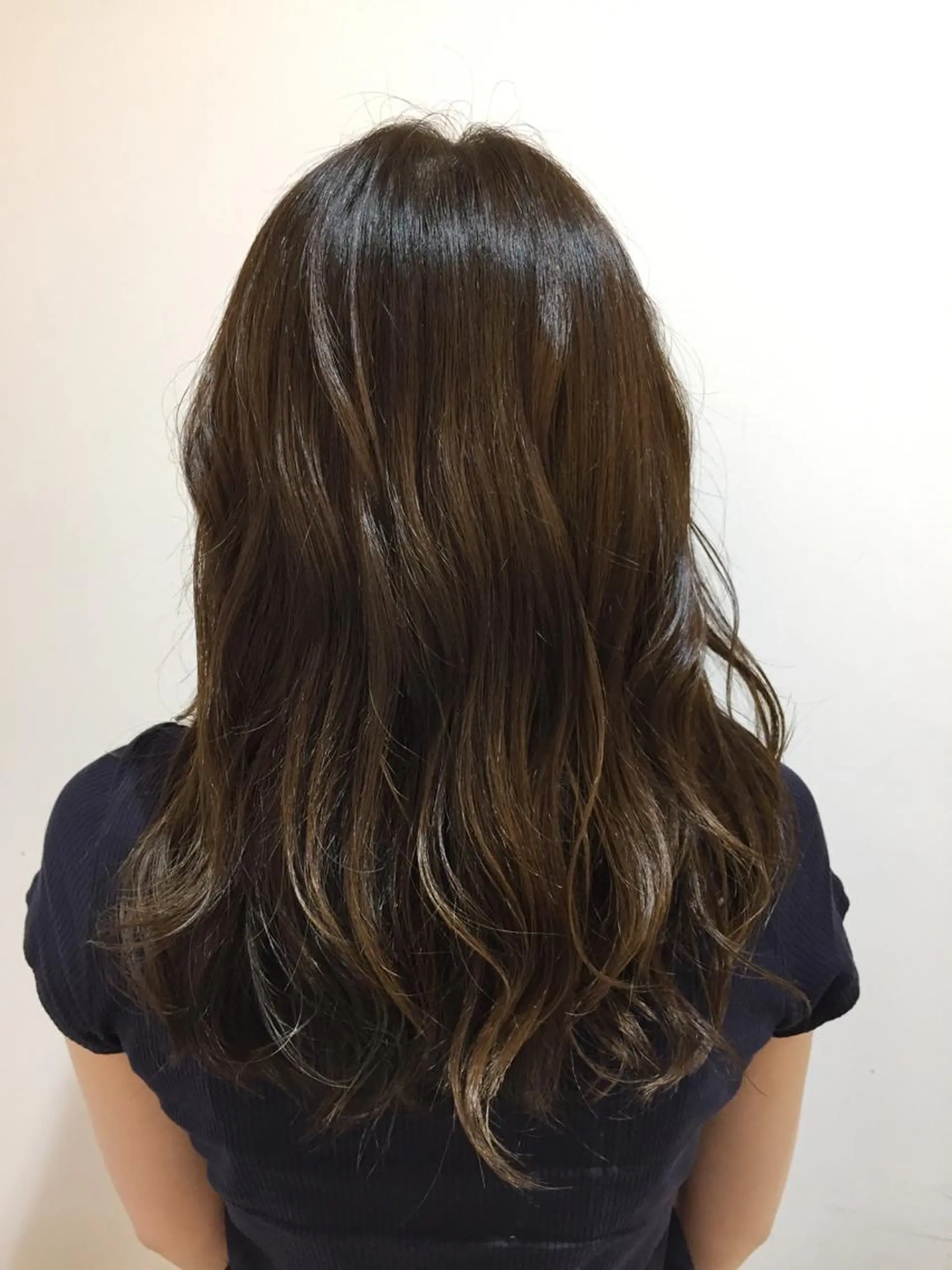 ロング カラー ベージュカラー オリーブベージュ VanCouncil 千種所属・大竹 穂香のヘアスタイル