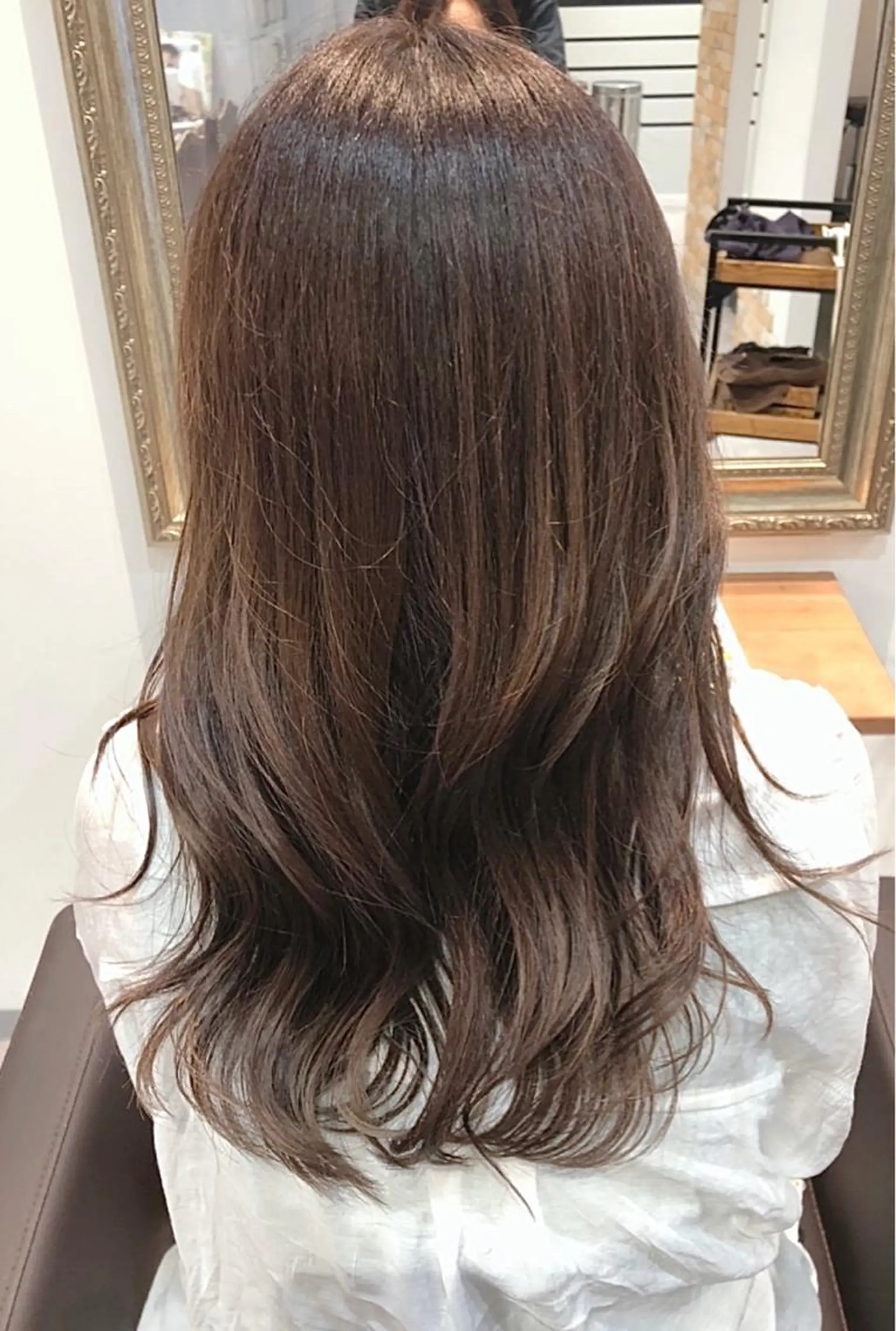 ロング カラー ベージュカラー 山本 佳奈のヘアスタイル