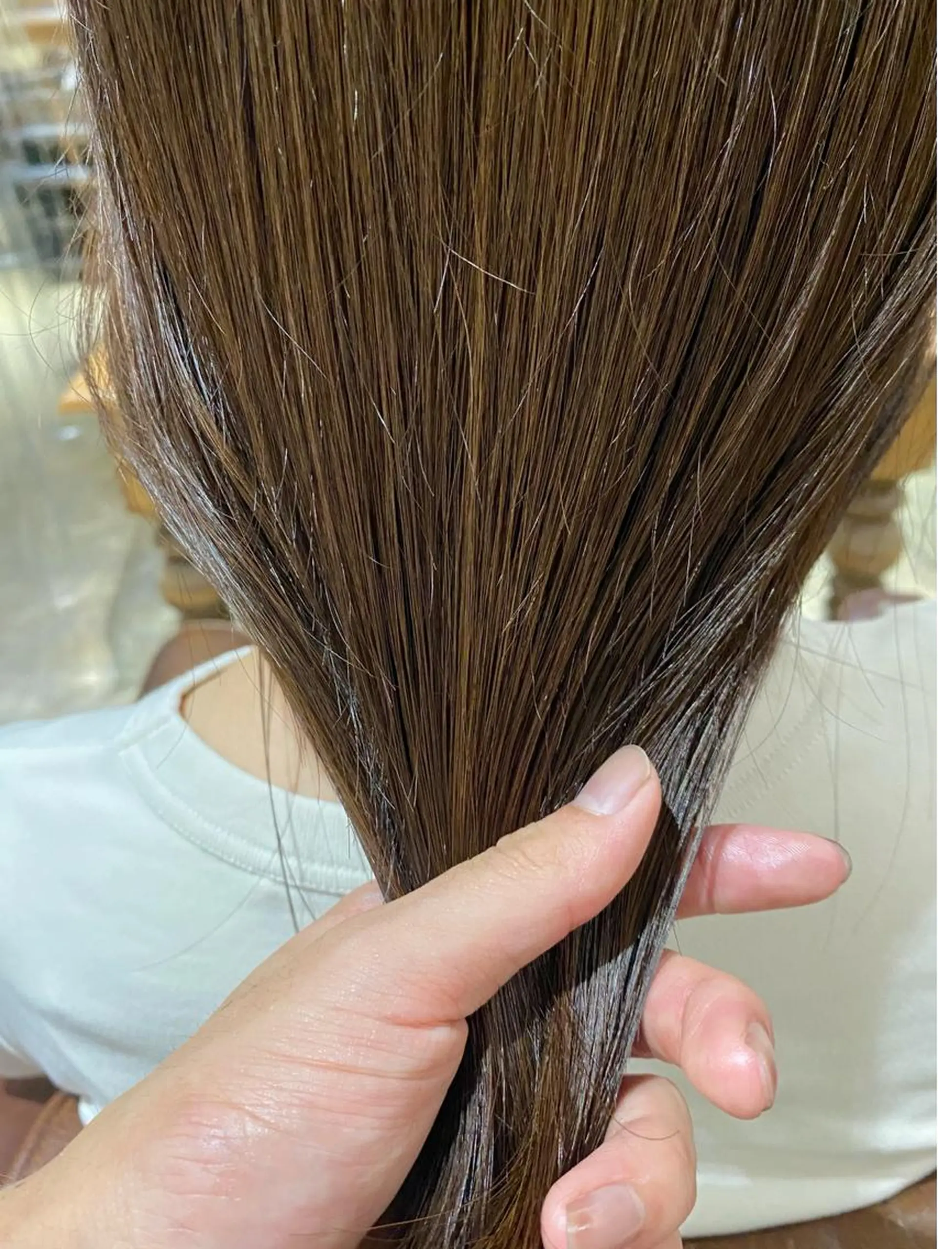 ロング ブリーチなしカラー/ 顔周りレイヤーカットのヘアスタイル