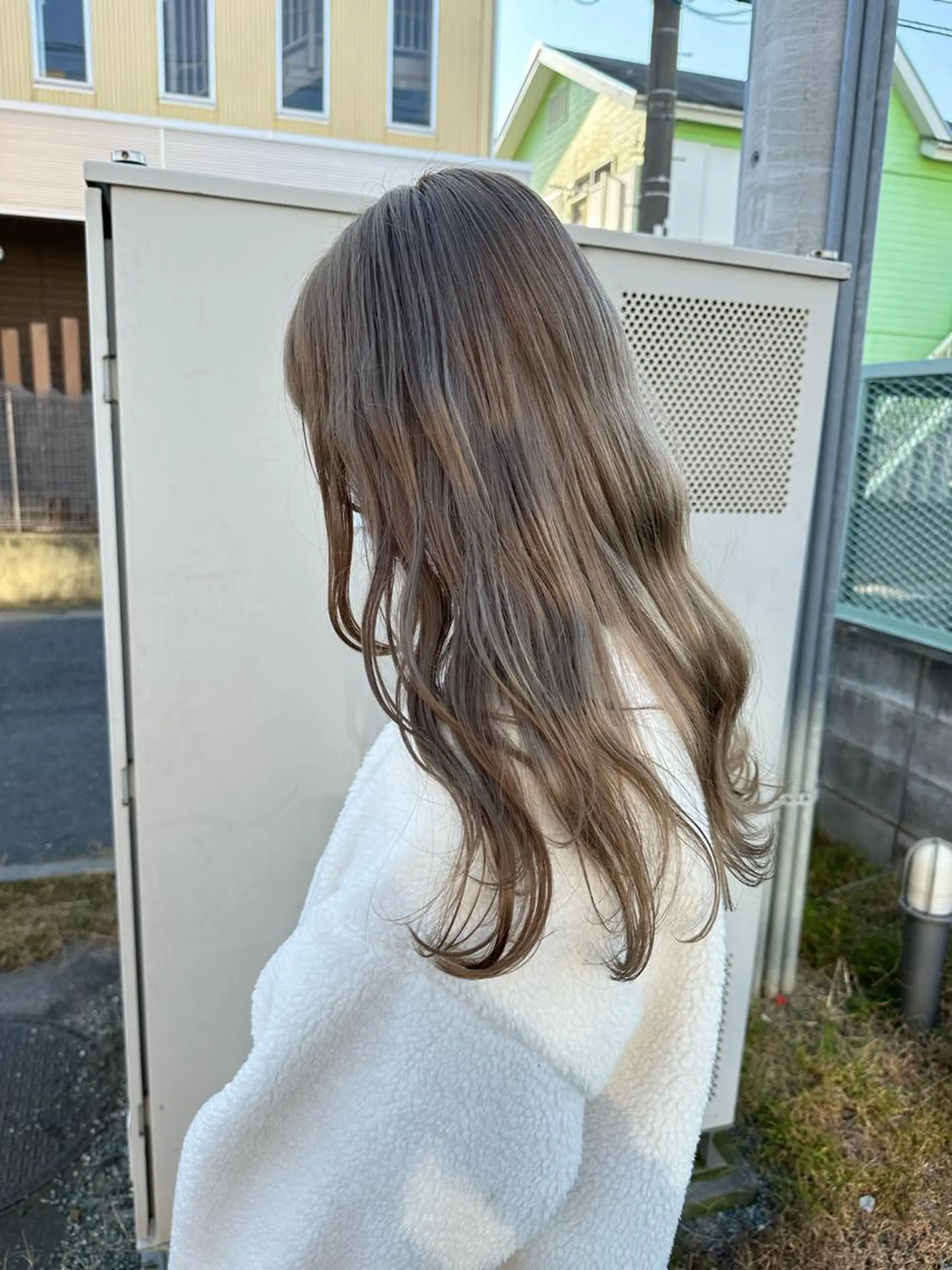 セミロング カラー ブリーチ ケアブリーチ グレージュ カット ヘアカラー peg.hair所属・ブリーチカラー🫧 森　凪沙のヘアスタイル