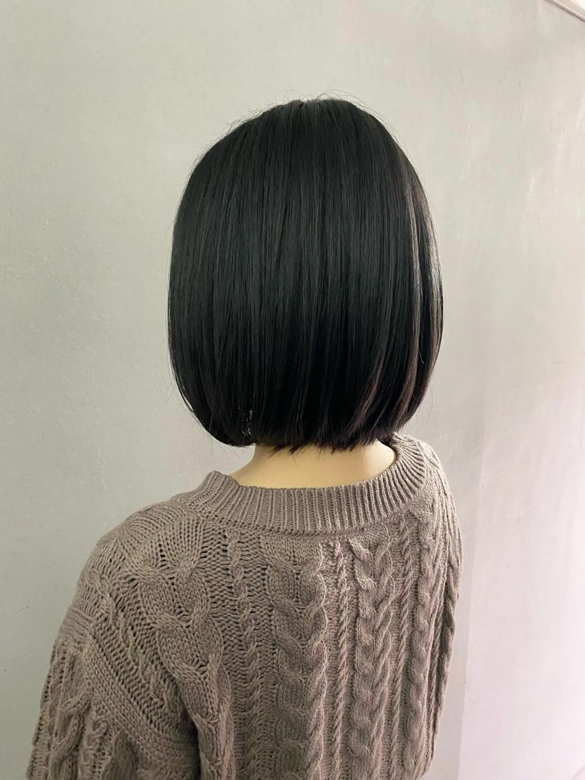 ミディアム カラー ブリーチ ダークグレー とびまつ /ショート/脱白髪染のヘアスタイル