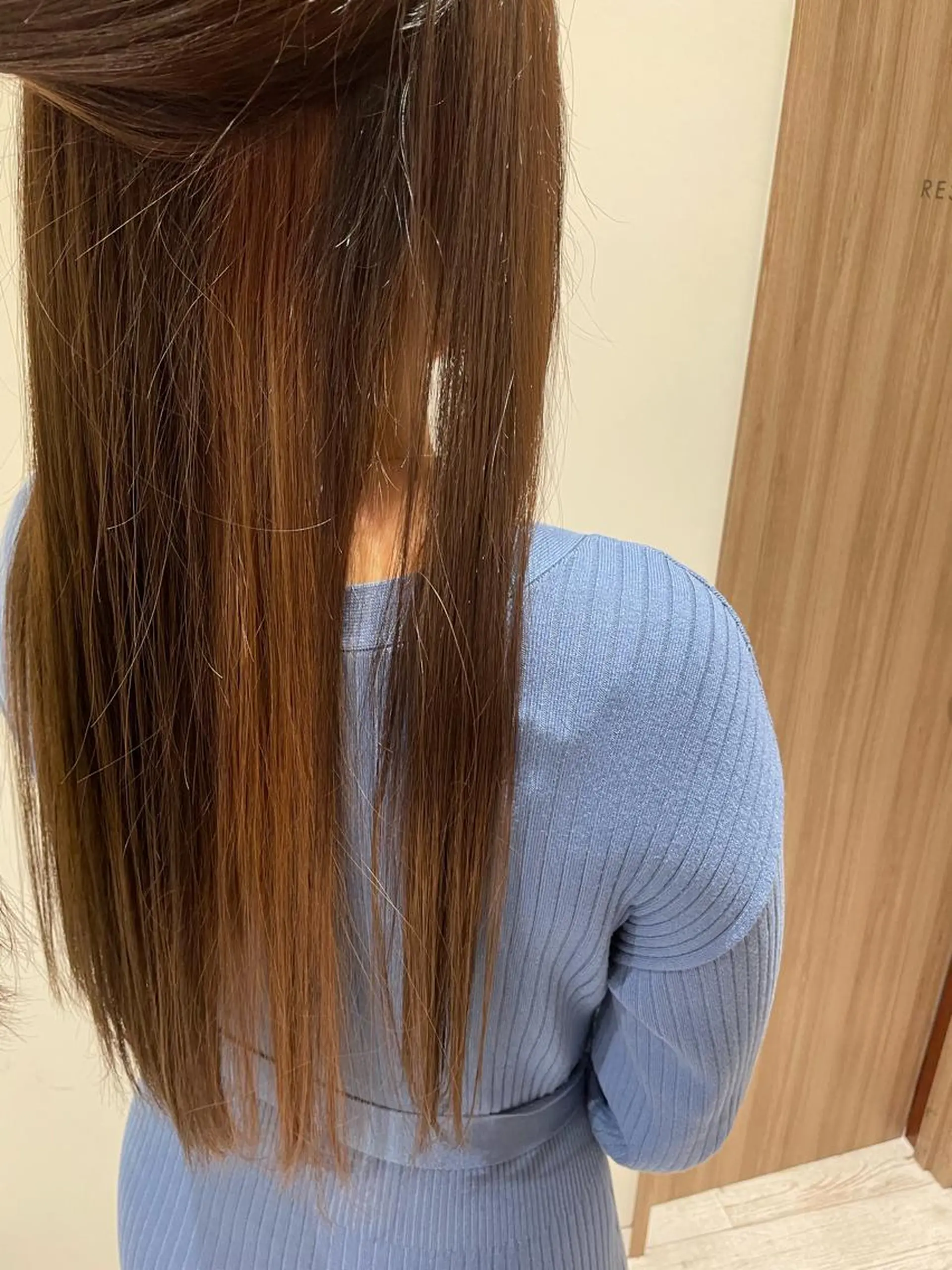 ロング カラー ベージュカラー インナーカラー ミルクティーベージュ 加藤 未歩のヘアスタイル