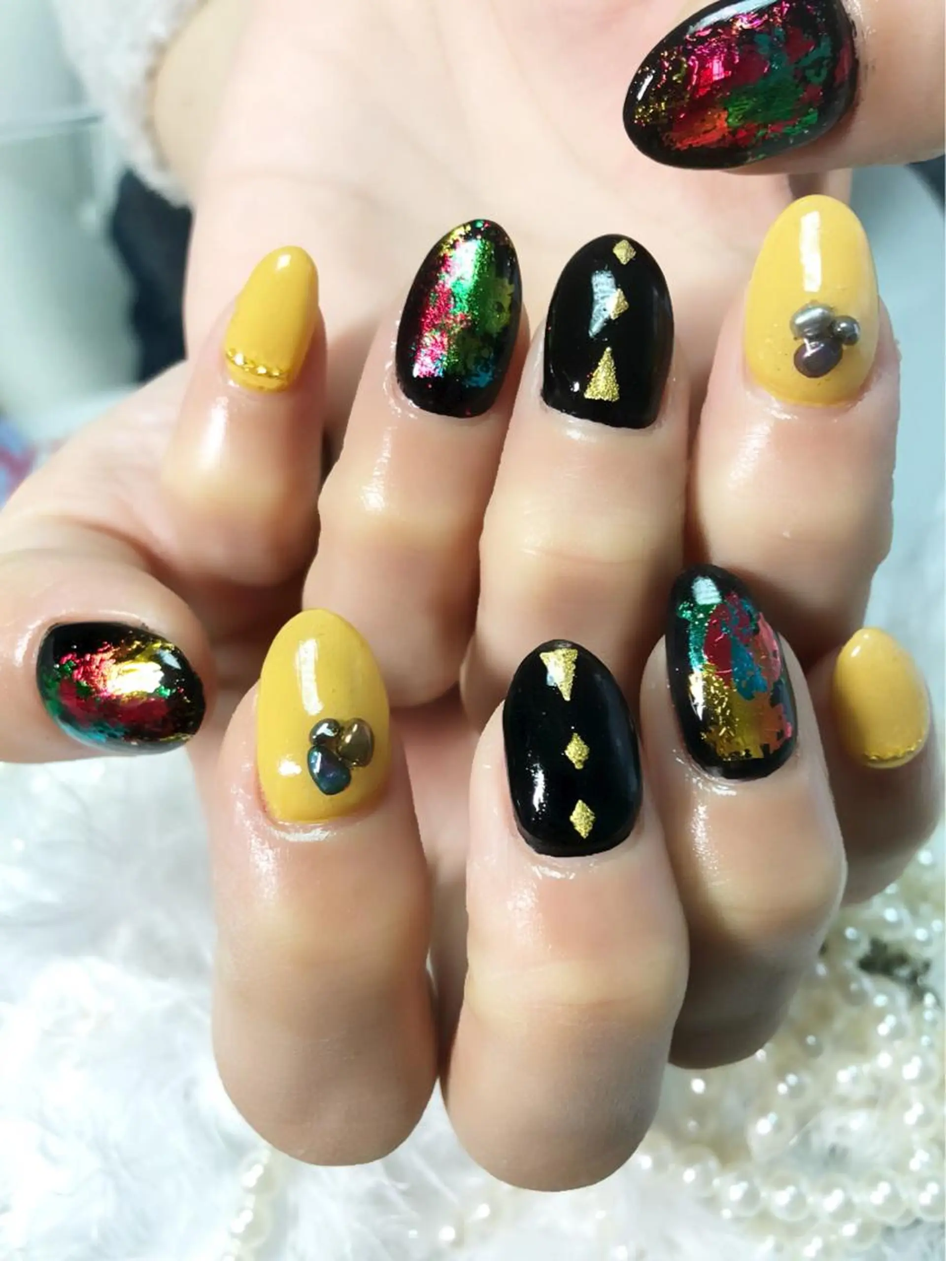 ミディアム ネイル キラキラネイル ハンドネイル CITRAtotal beautyのネイルデザイン