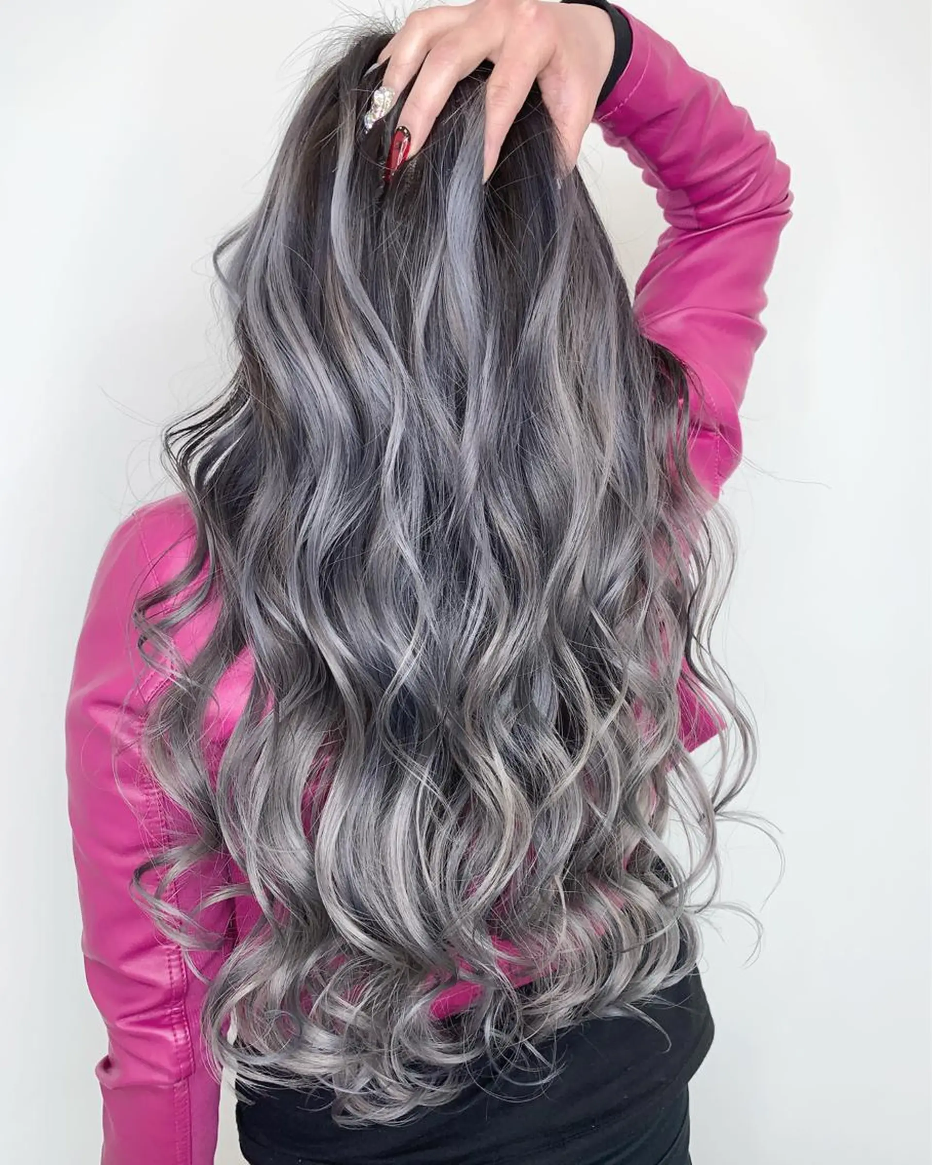 カラー ブリーチ LINOET NAGOYA所属・中川 来紀のヘアスタイル