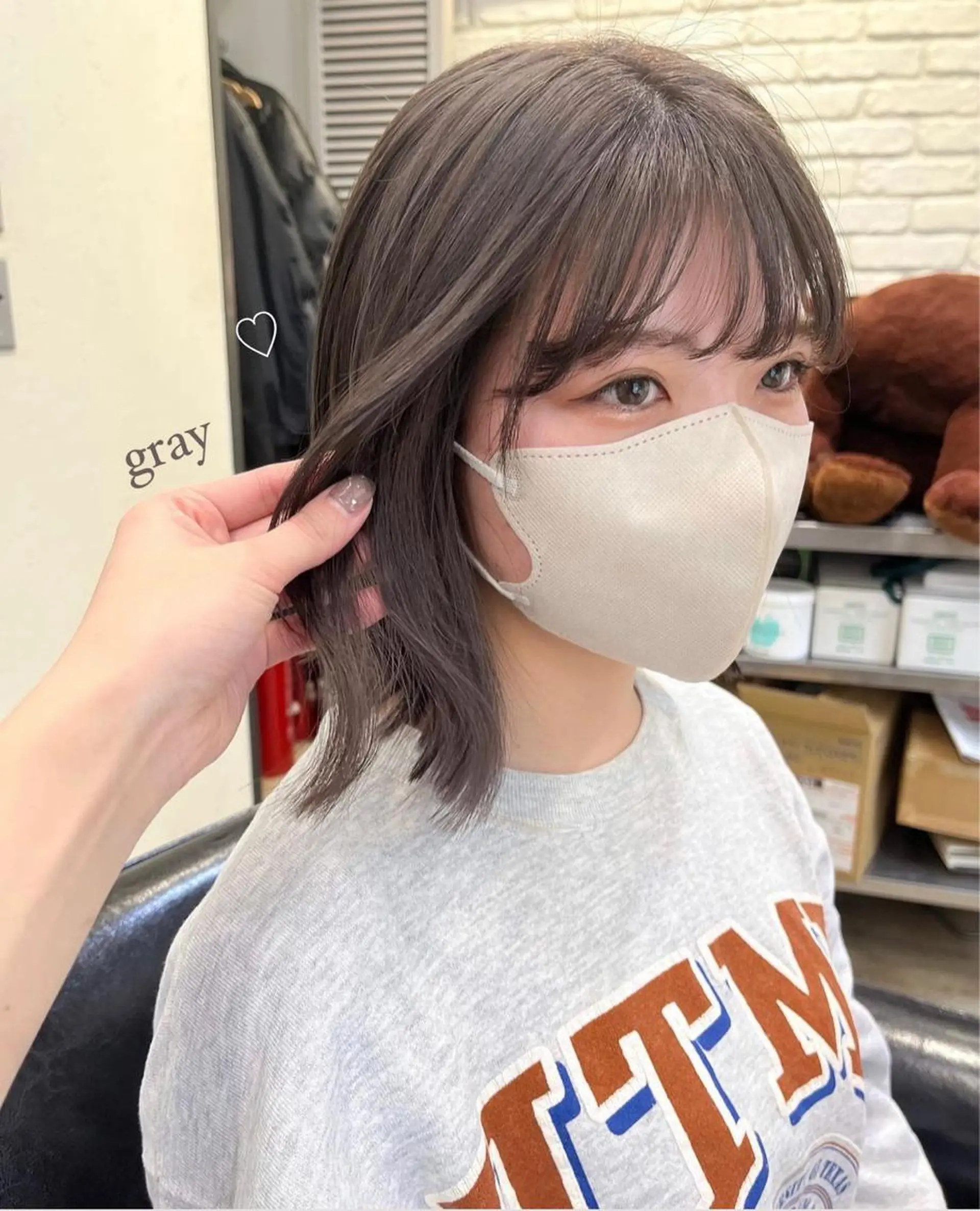 ミディアム カラー グレージュ ヘアカラー ナツミ/透明感カラー /酸性ストレートのヘアスタイル