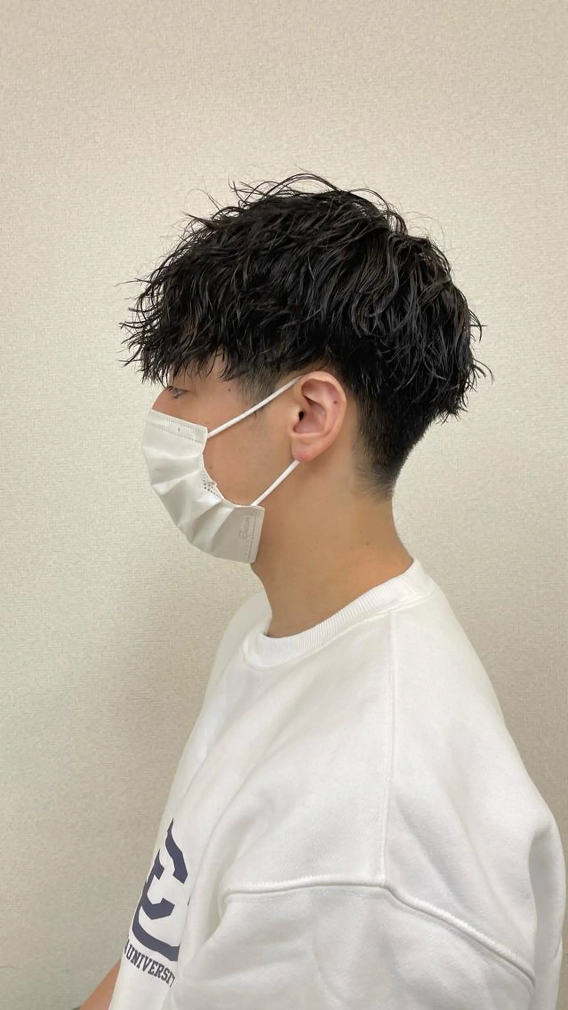 パーマ メンズ センターパート カルマパーマ メンズ韓国風 メンズパーマ メンズショート 松本平太郎美容室大宮店所属・もりたみかこ 美容師お休み中のヘアスタイル