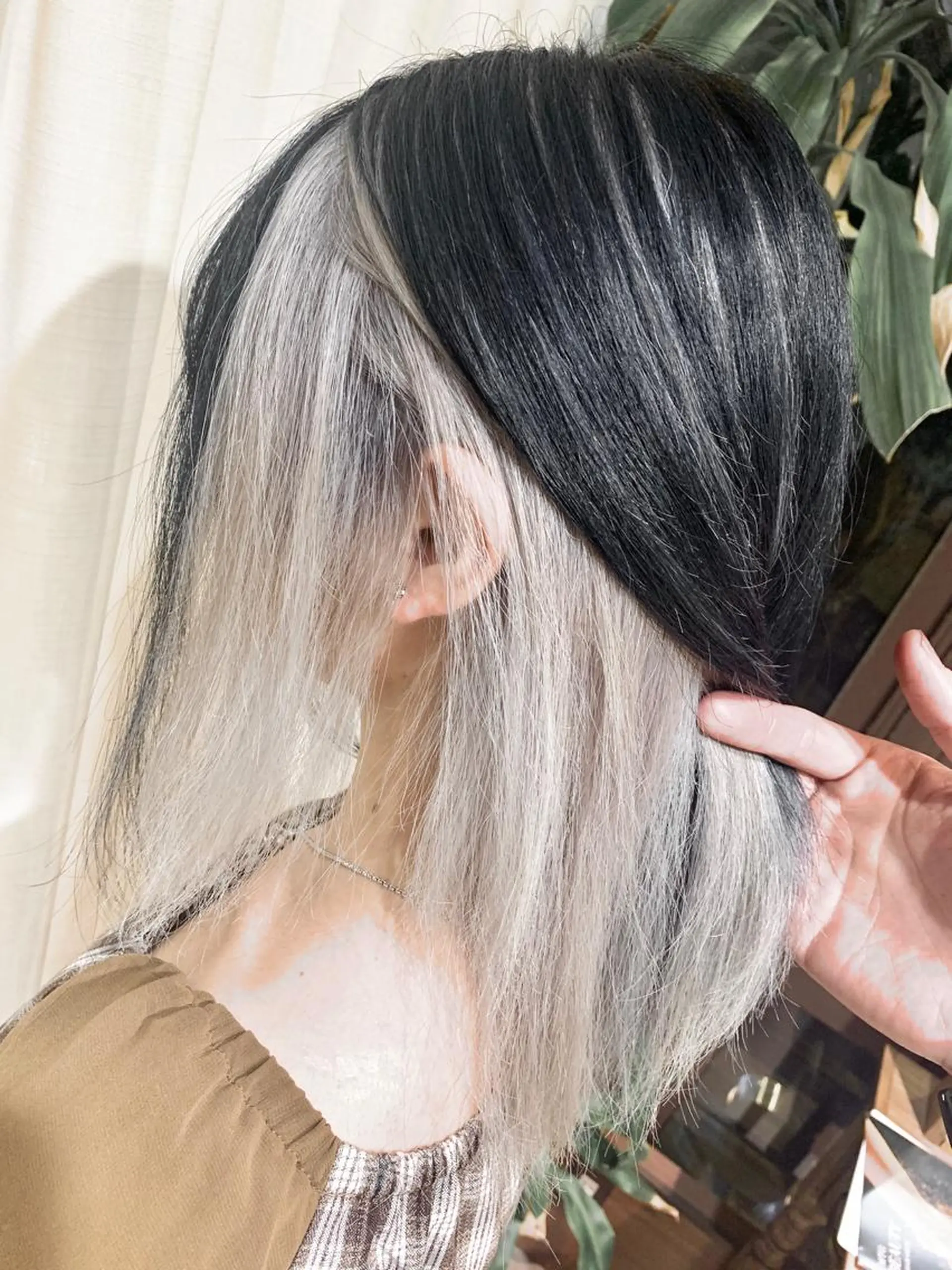 ミディアム カラー ブリーチ インナーカラー ヘアカラー トリートメント 💓シールエクステ ルミエールのヘアスタイル