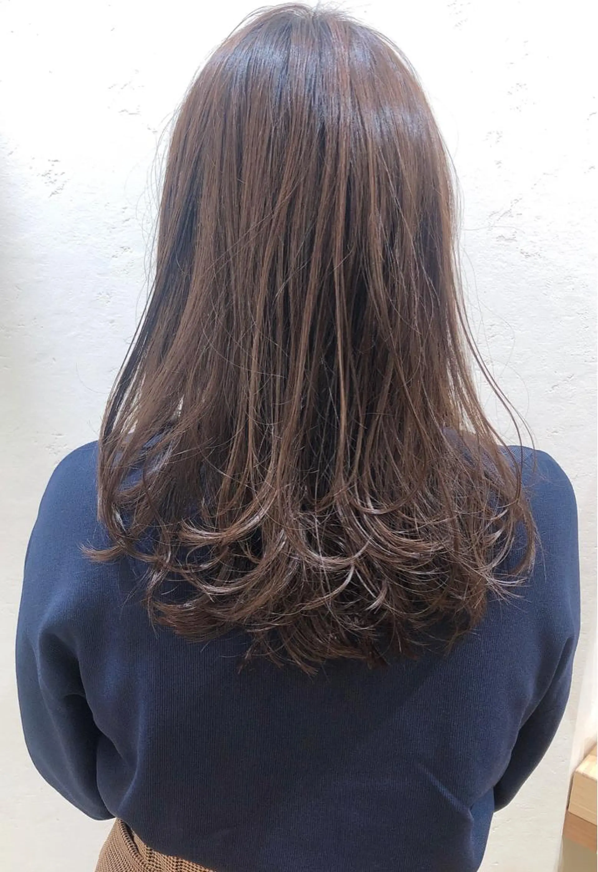 セミロング カラー パーマ ヘアアレンジ ネイル マツエク・マツパ カット ヘアカラー トリートメント ヘアセット Londideal 高橋ヒロシのヘアスタイル