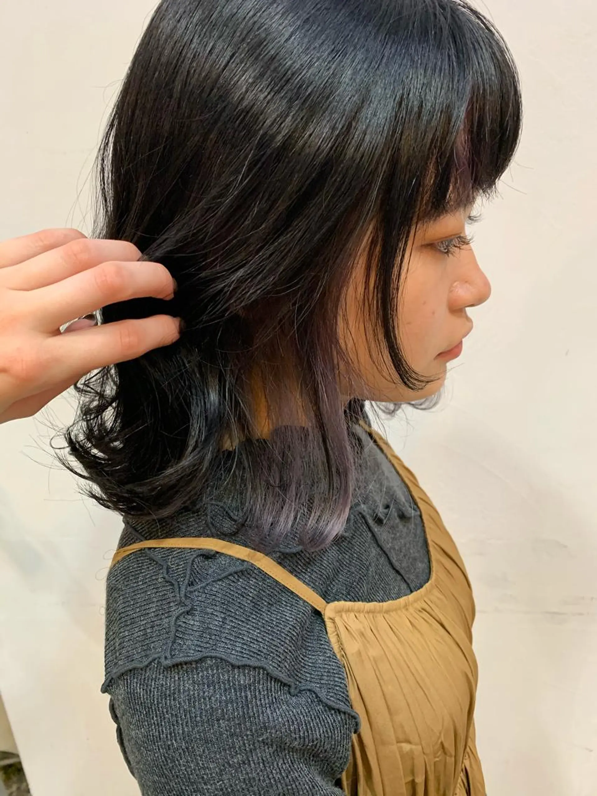 ミディアム カラー ブリーチ ハイトーンカラー パープルカラー レイヤー/韓国ヘア 杉浦結梨のヘアスタイル