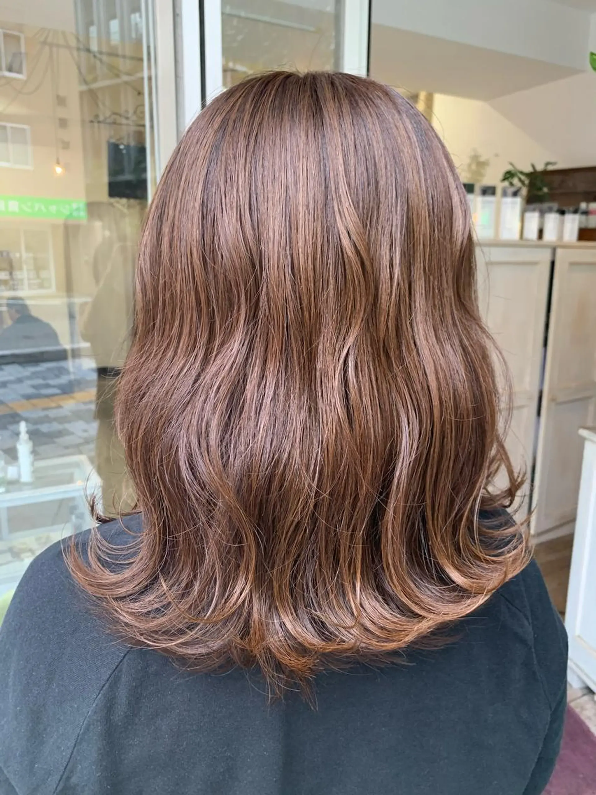 セミロング カラー カット ヘアカラー fio マナミのヘアスタイル