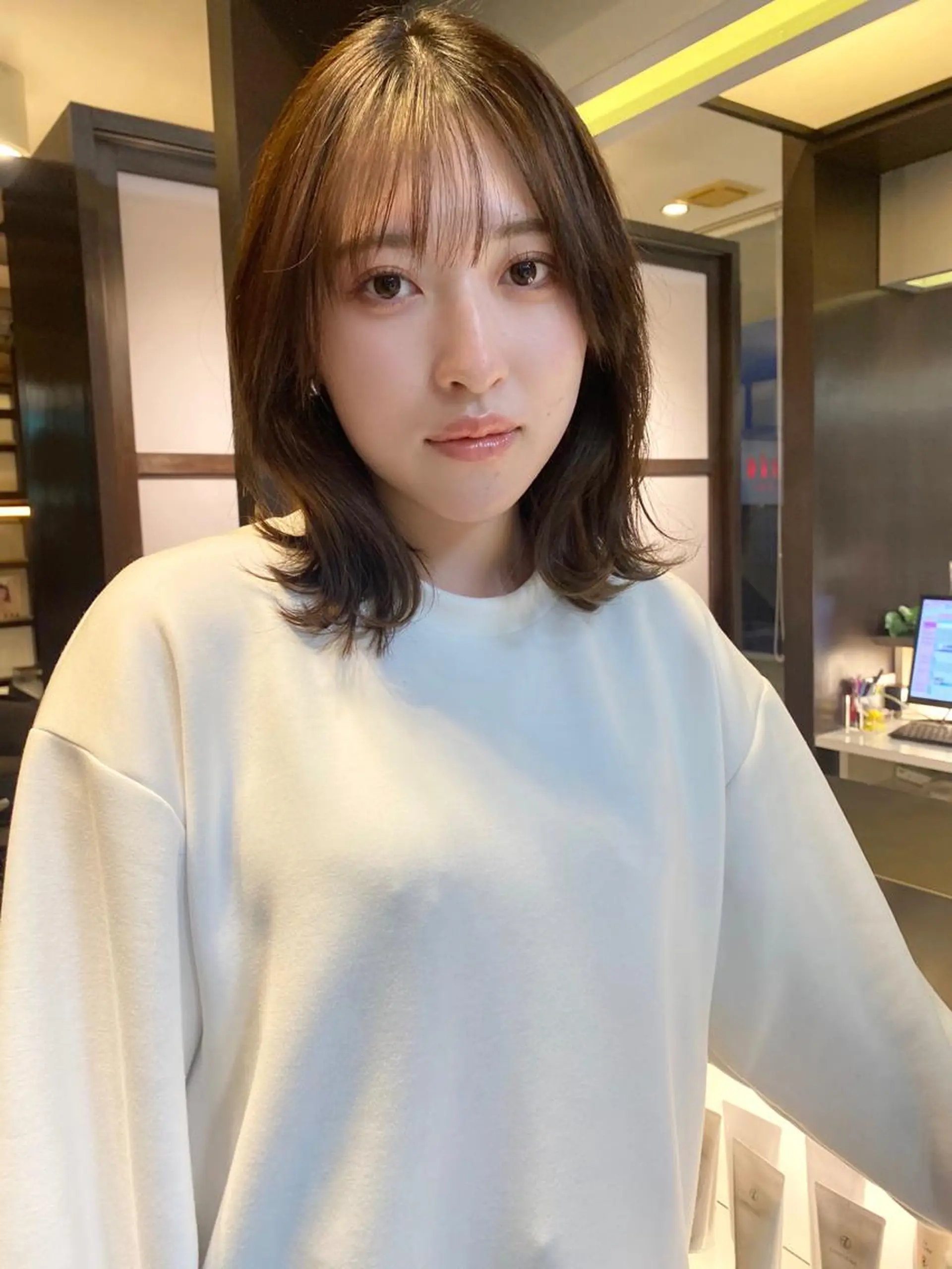 ミディアム パーマ ミストバング ハイライト 学生 外ハネヘア nambu-GARDEN所属・上田 昂雅のヘアスタイル