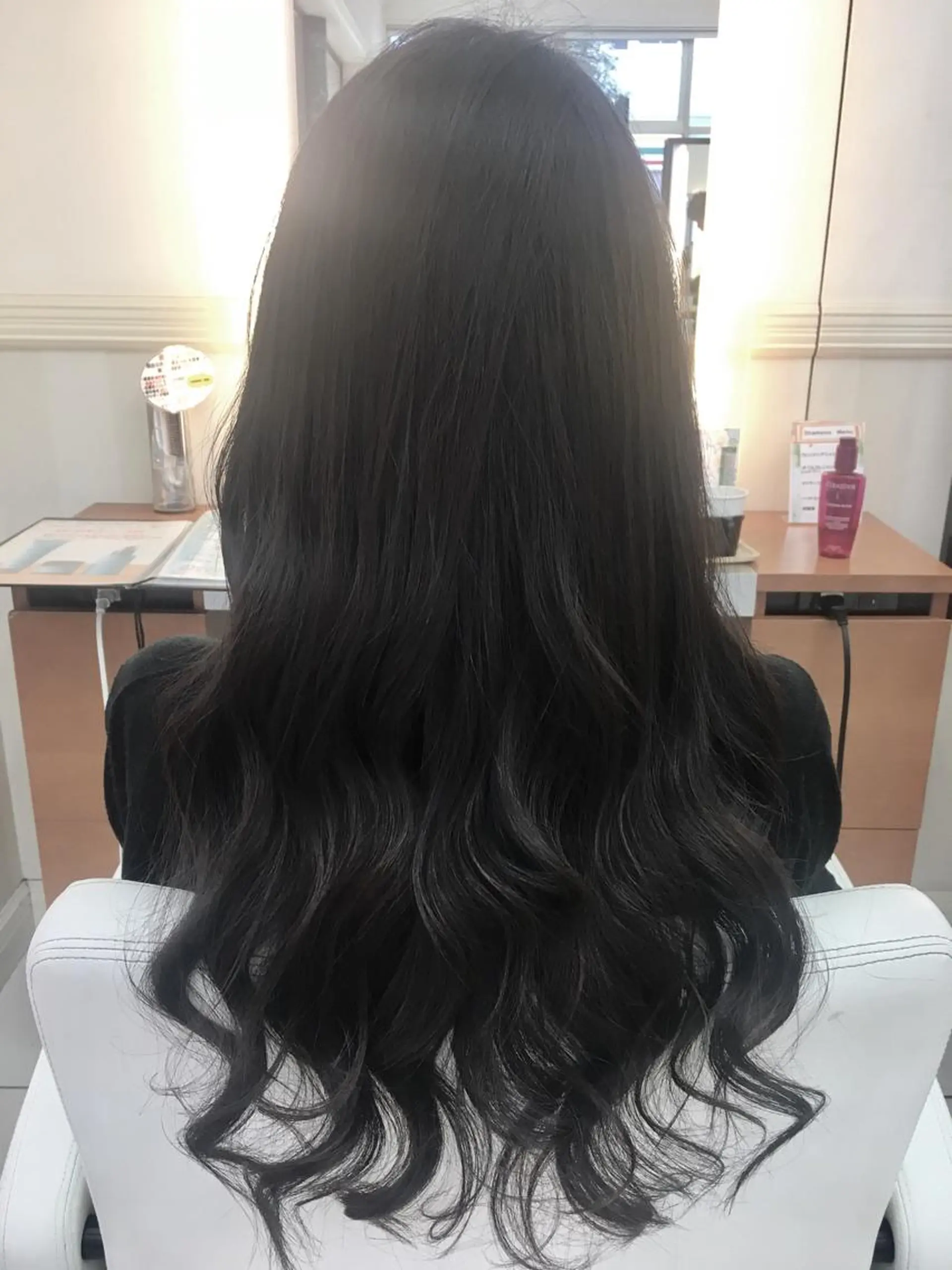 カラー ブルーカラー ブルージュ イルミナカラー 縮毛矯正 N° jillva ♦️川端裕司♦️のヘアスタイル