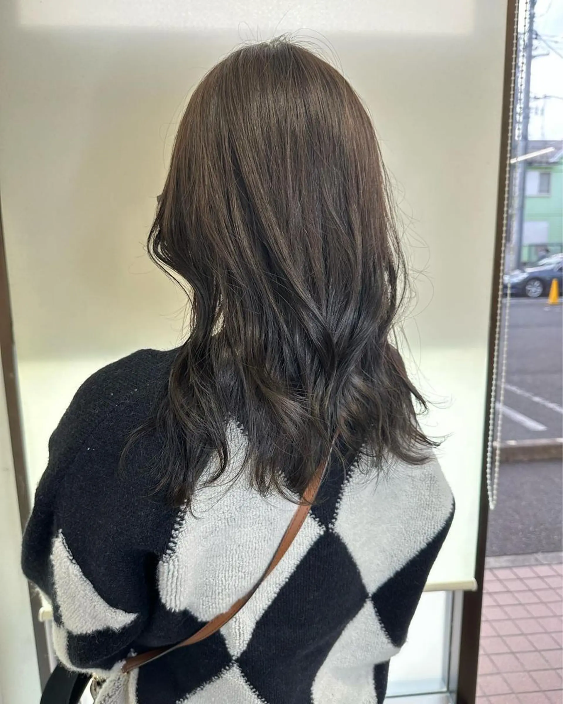 ミディアム カラー グレージュ オリーブグレージュ オリーブグレー peg.hair所属・ブリーチカラー🫧 森　凪沙のヘアスタイル