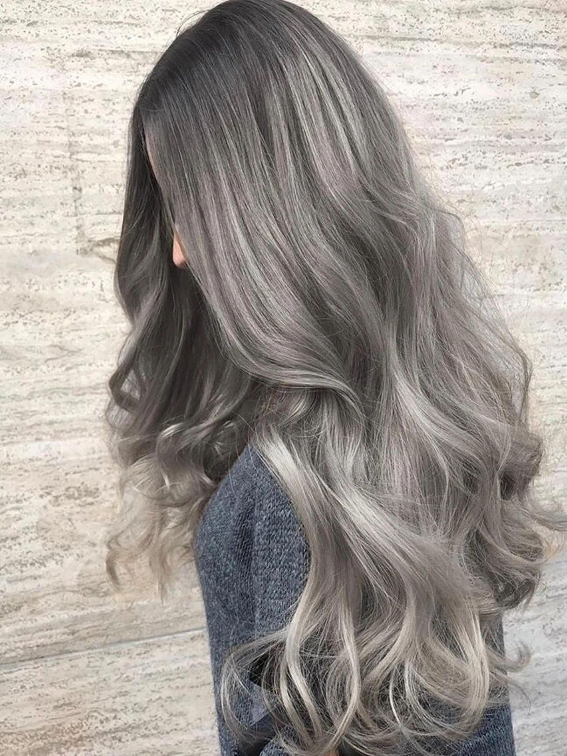 ロング カラー パーマ ヘアアレンジ Device ディバイスのヘアスタイル