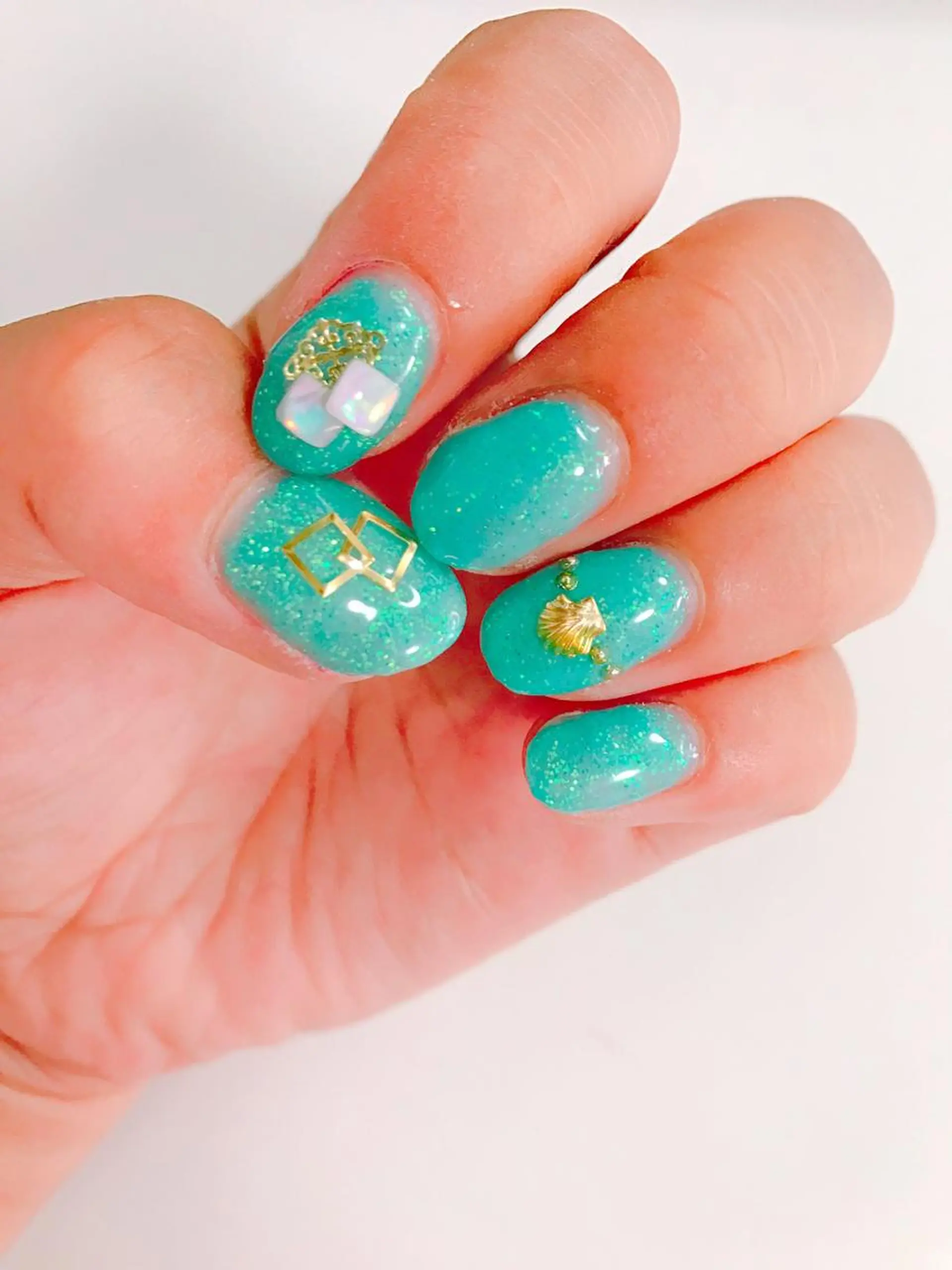 ネイル 【カメレオン】 上村 祥子のヘアスタイル