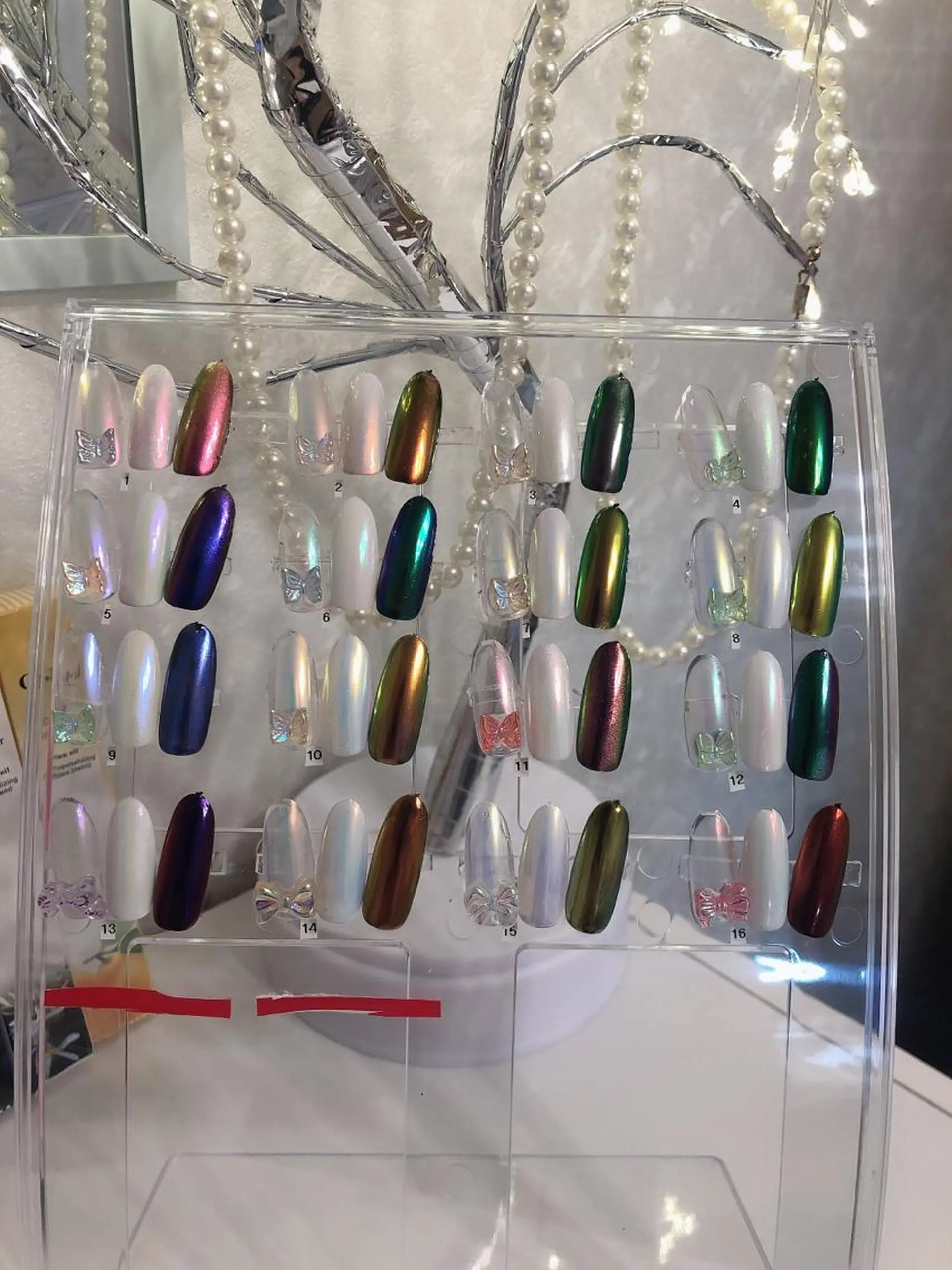 ミディアム ネイル ミラーネイル ハンドネイル 長さ出し専門 nynaのネイルデザイン