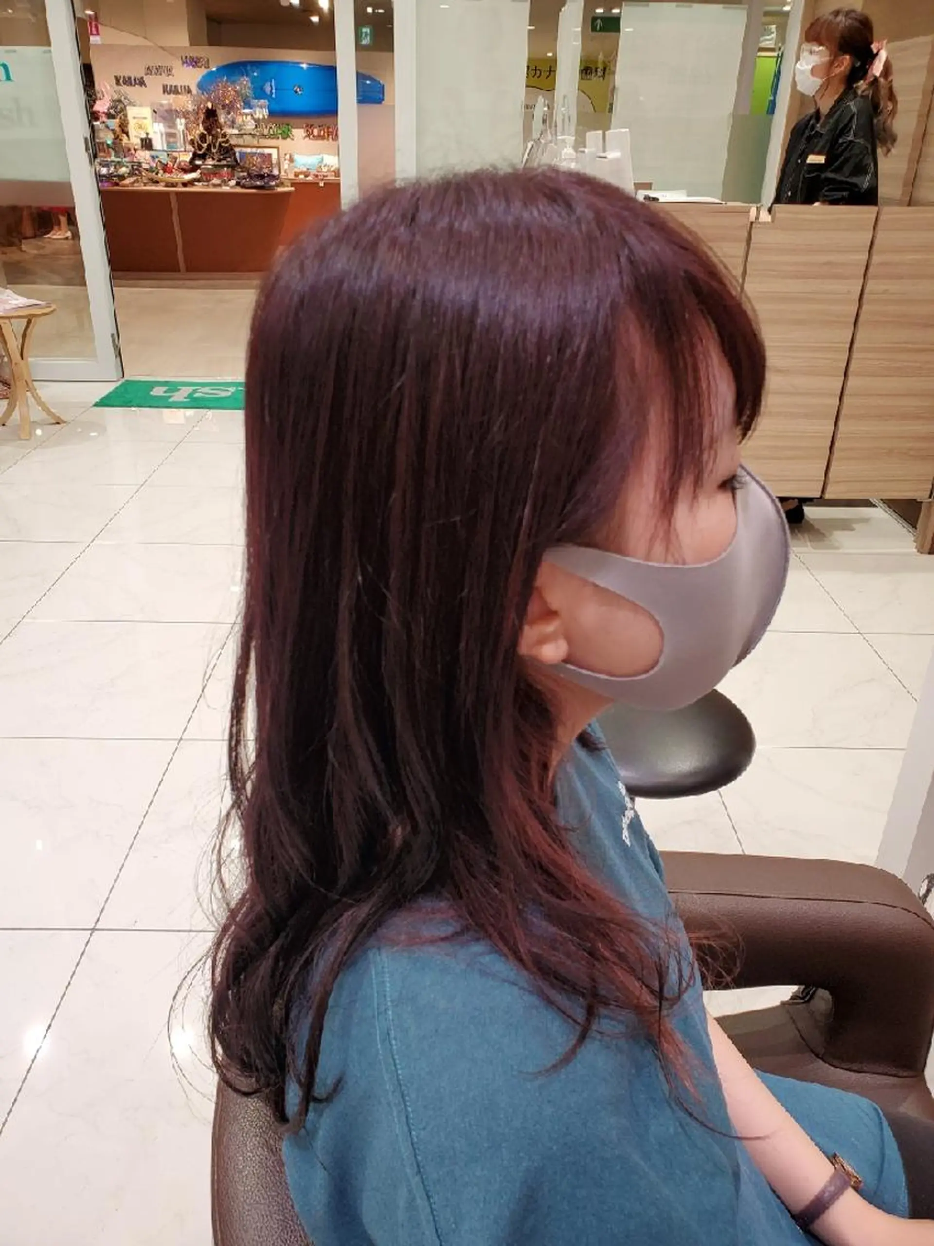 セミロング カラー ブリーチ イルミナカラー 中村 和貴のヘアスタイル