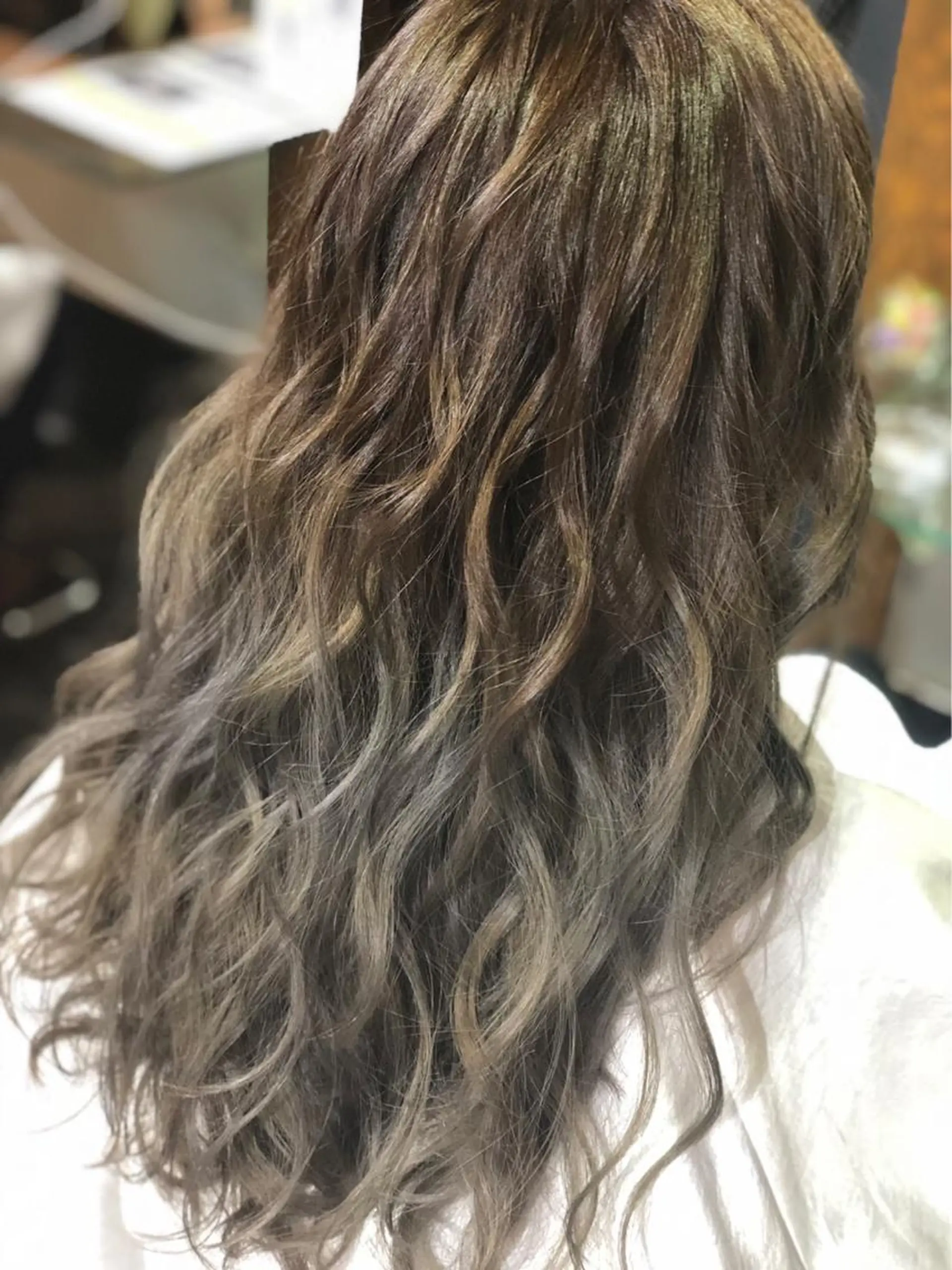 ロング ヘアカラー トリートメント BuzZ所属・西村 雄二/エクステのヘアスタイル