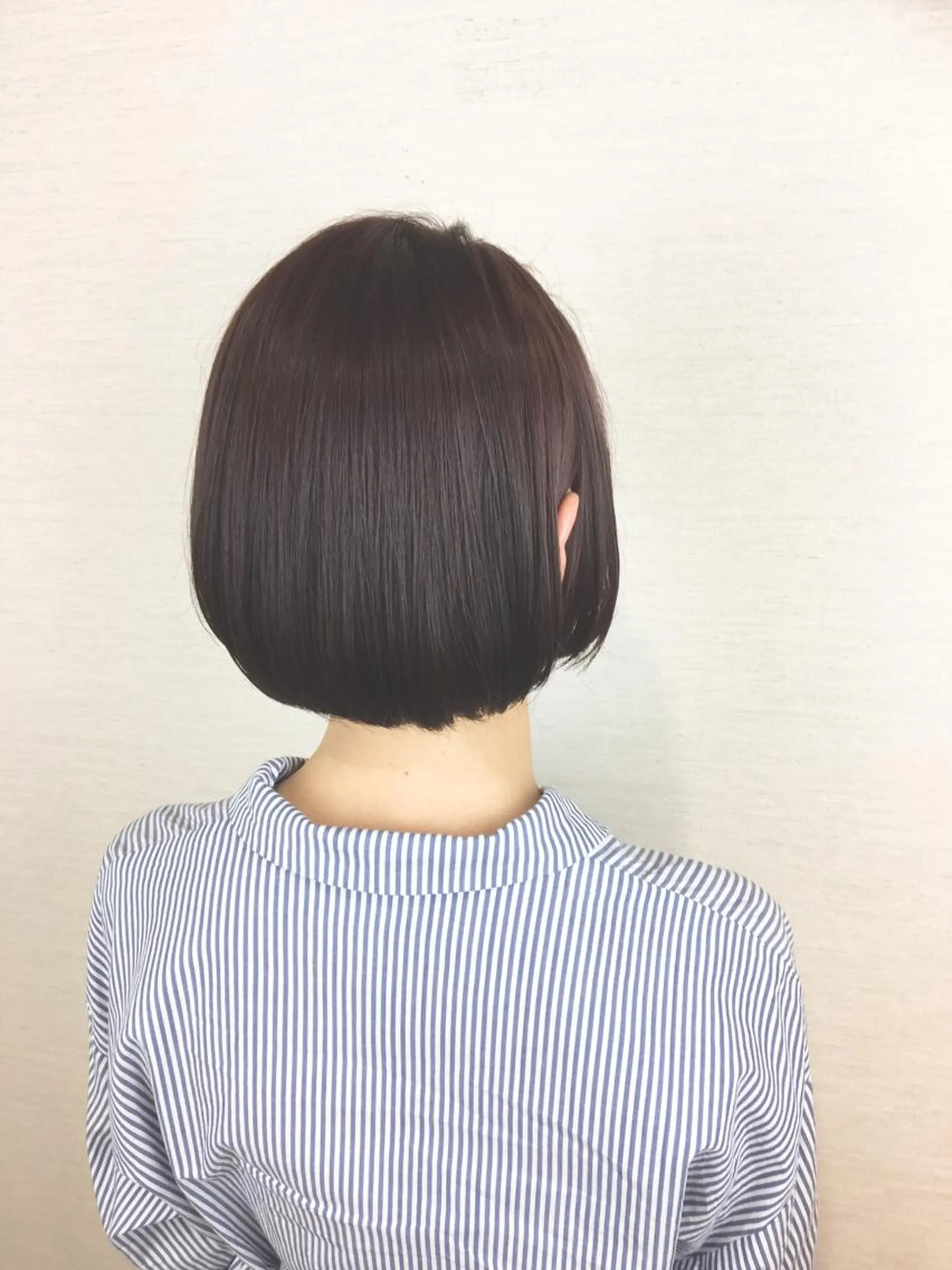 ショート ブリーチなしダブル/ レイヤーカット 小棹のヘアスタイル