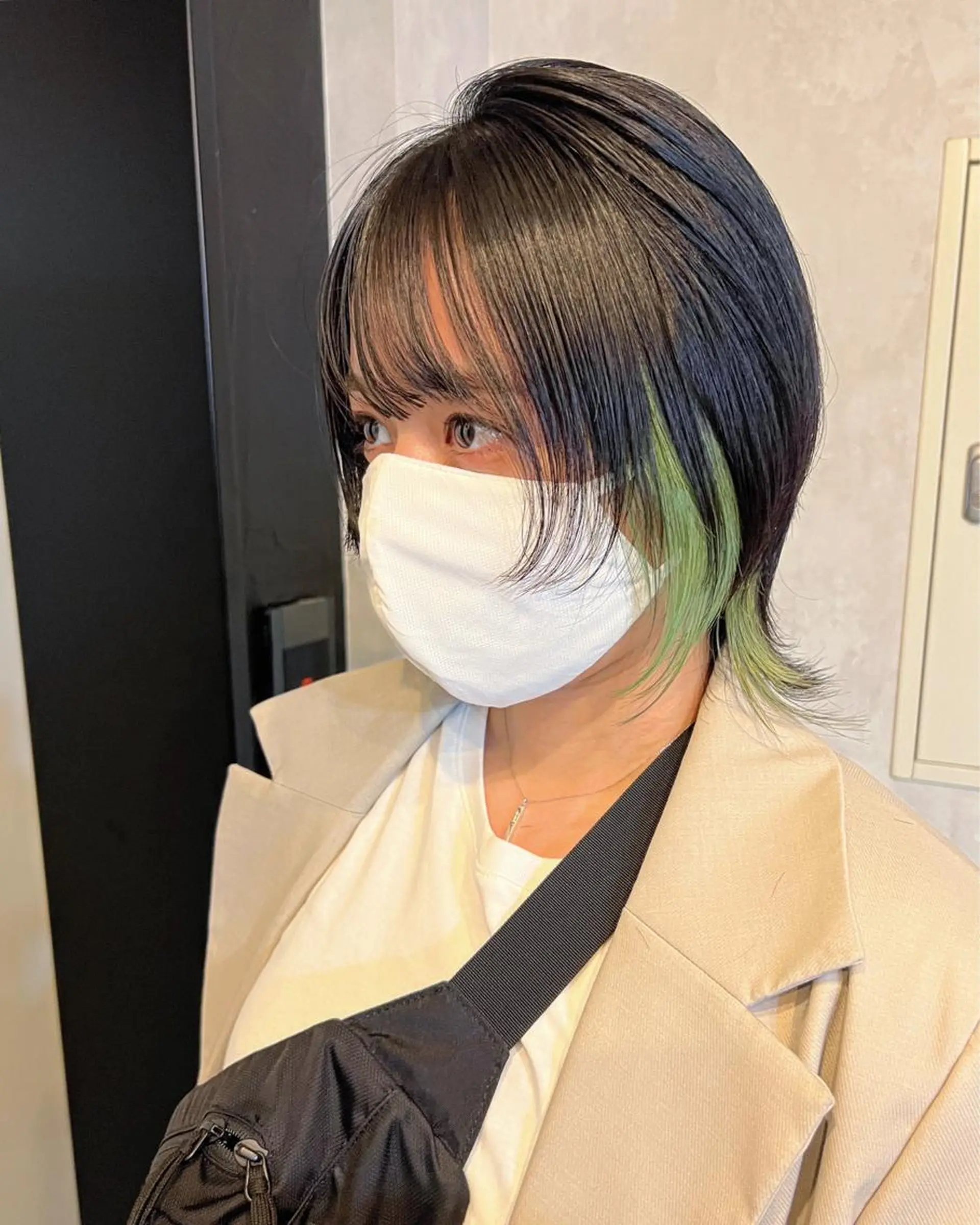 ミディアム ブリーチ/ウルフ ハッシュカット/石山のヘアスタイル