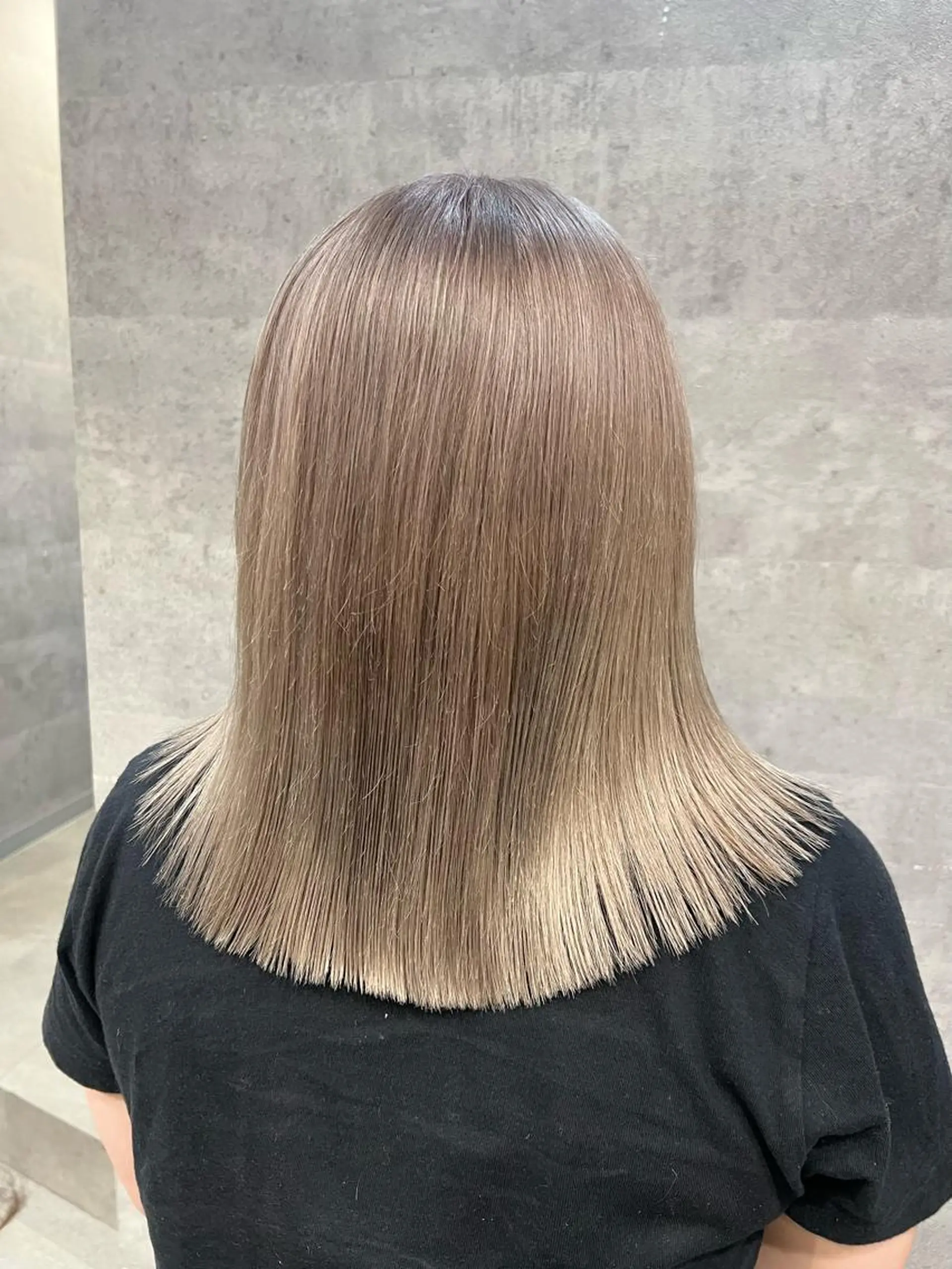 ミディアム ボブ カット ヘアカラー トリートメント 難波/ハイトーン 🦋AOI🦋のヘアスタイル