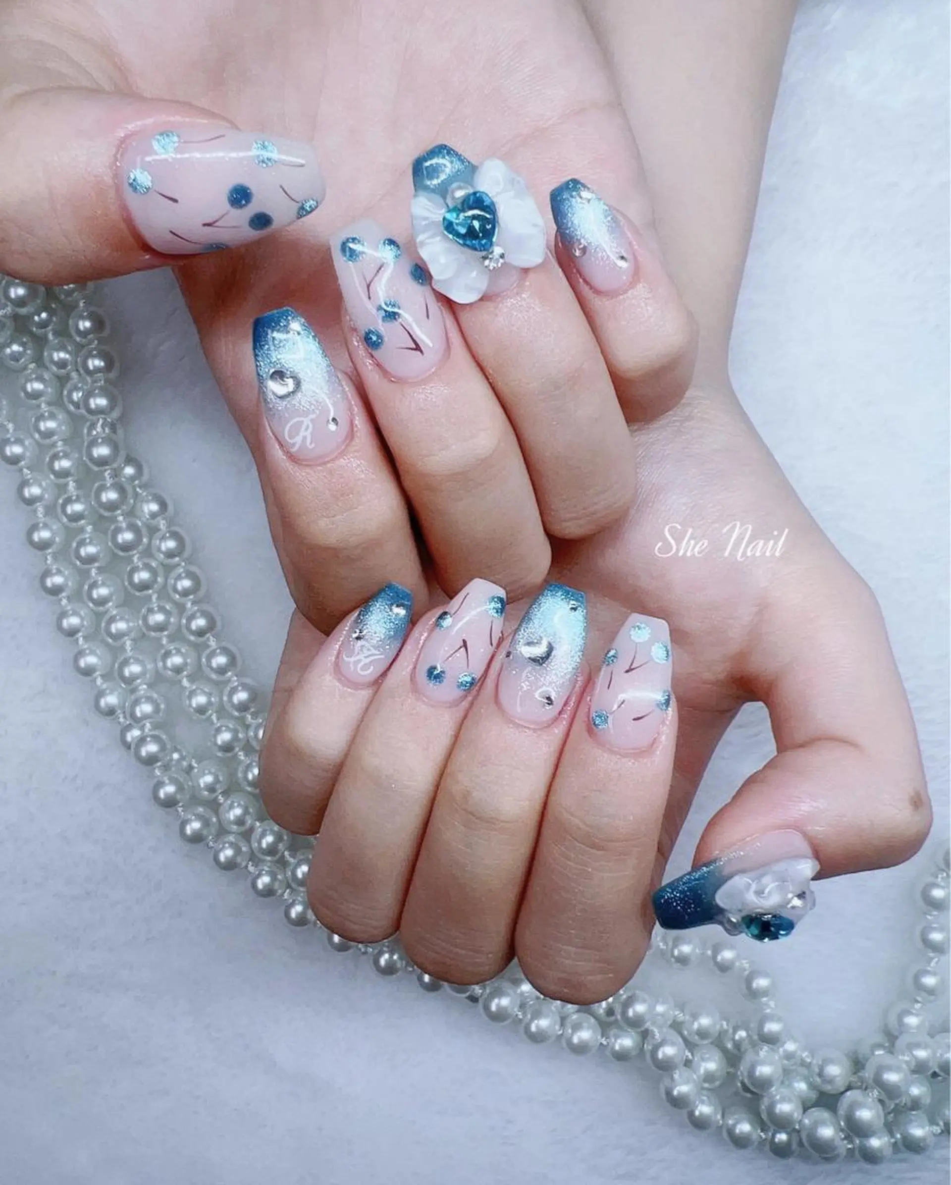 ネイル チークネイル フレンチネイル マグネットネイル 持ち込み ワンカラーネイル ハンドネイル She   Nail所属・ISA_ BELLAのネイルデザイン