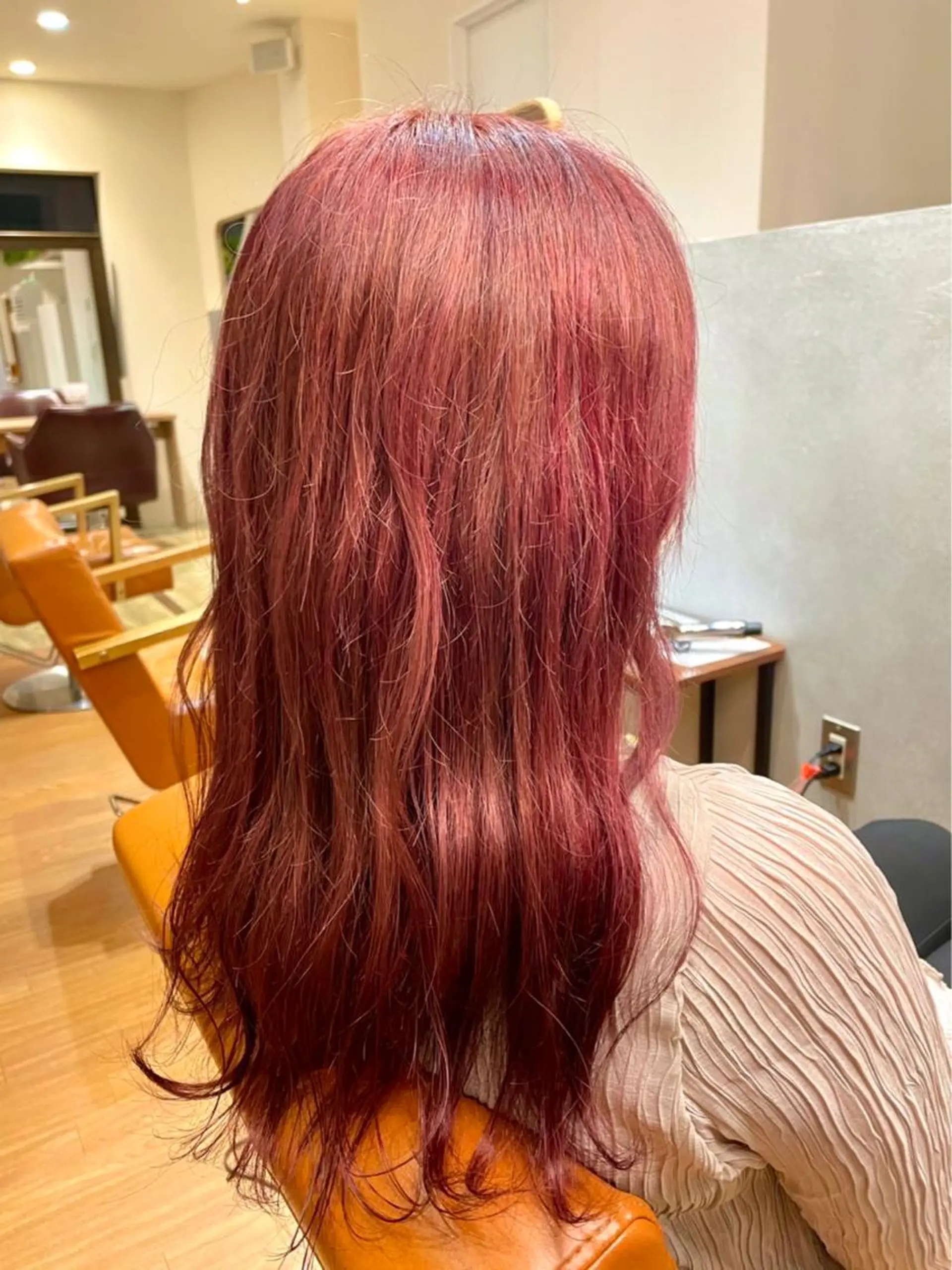 ロング カラー chill out 南塚口本店のヘアスタイル