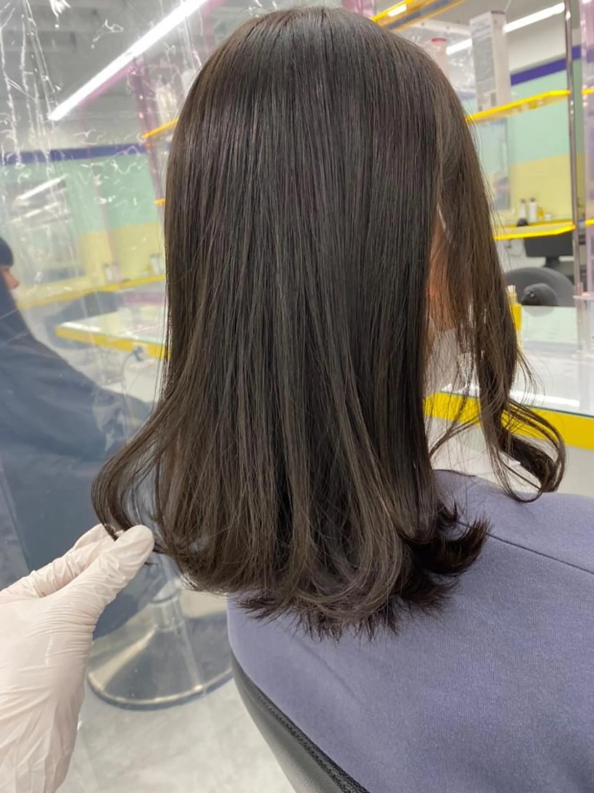 セミロング カラー パーマ ヘアアレンジ ネイル マツエク・マツパ 韓国風ベージュ🤎 赤みなし🌿横浜🤎のヘアスタイル