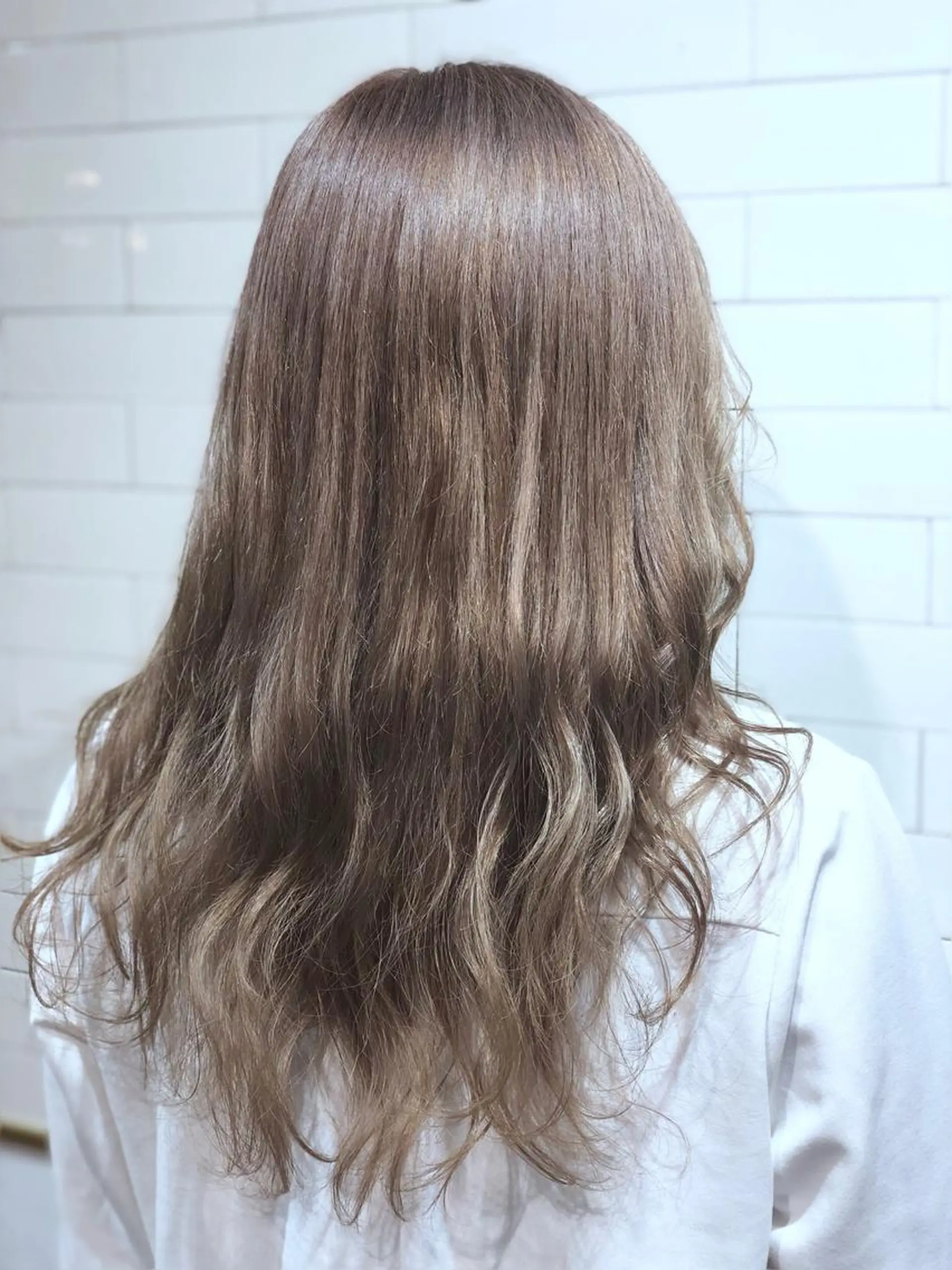 セミロング 🤍髪質改善➕透明感 カラー🤍川上葵のヘアスタイル