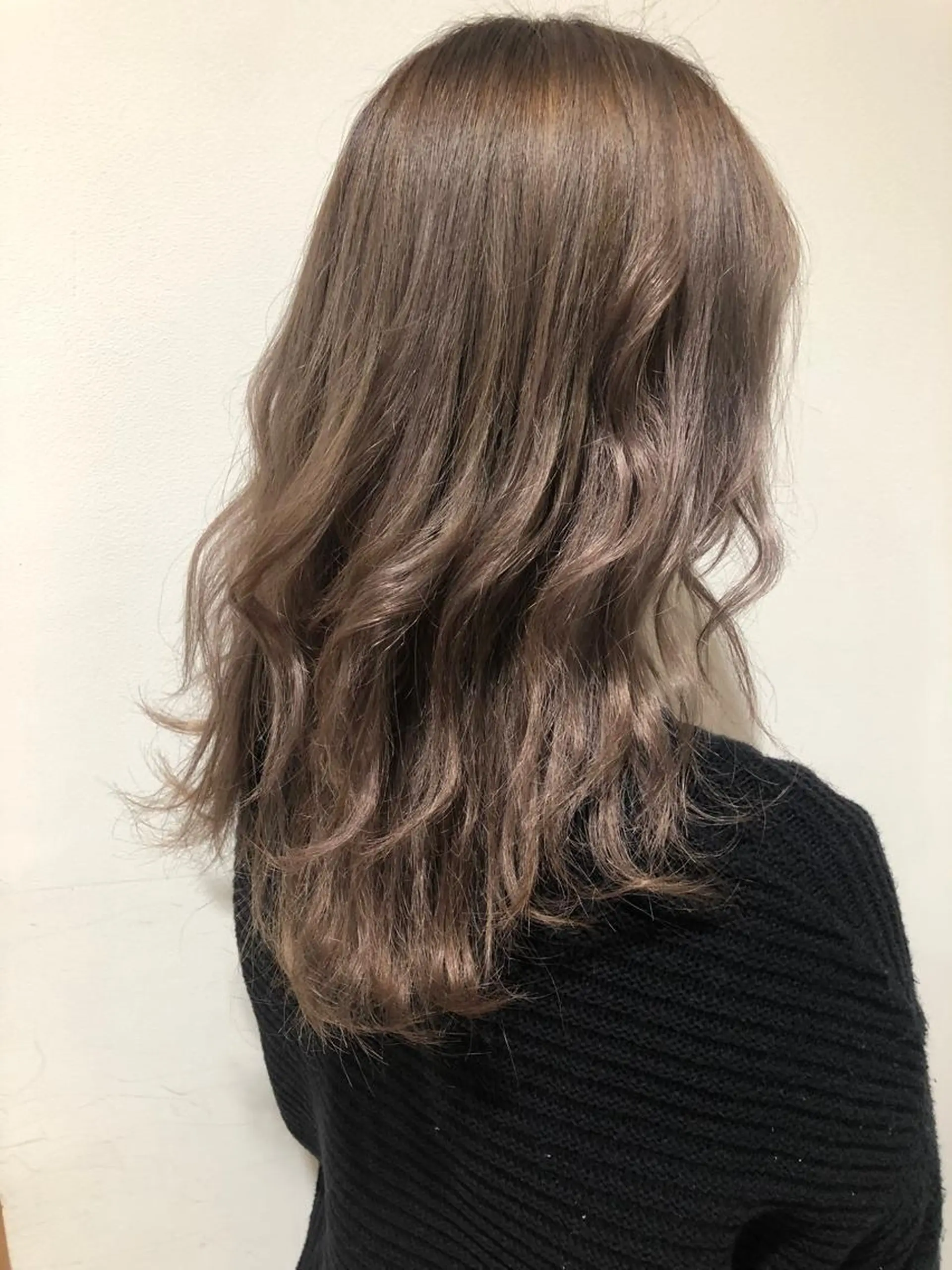 ロング カラー ヘアアレンジ ベージュカラー ヌーディベージュ ヘアカラー 川越 輝梨奈のヘアスタイル