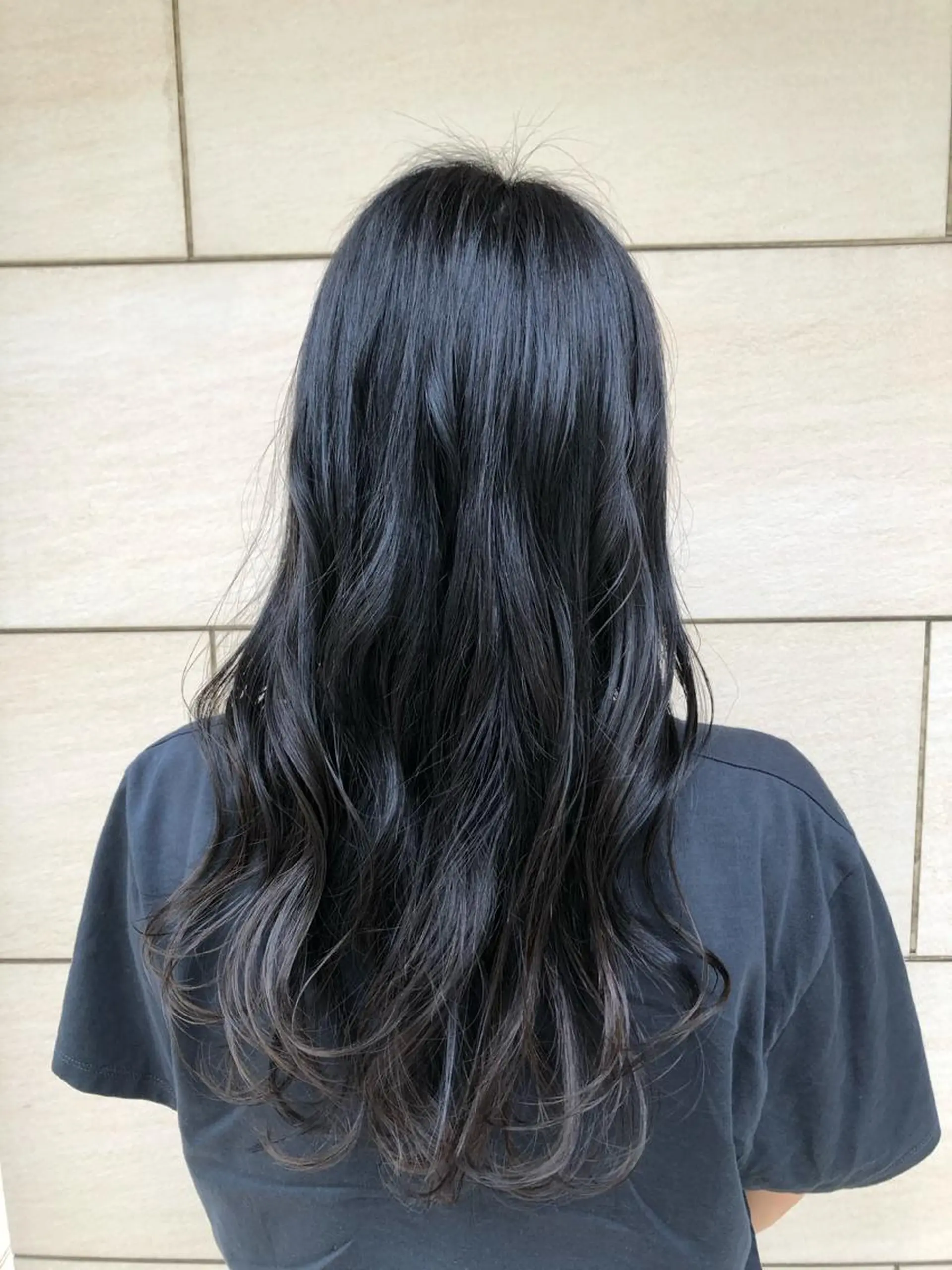 ロング カラー 黒髪 ブルーカラー ブルーブラック 森本　舞✴︎ 似合わせパーマのヘアスタイル