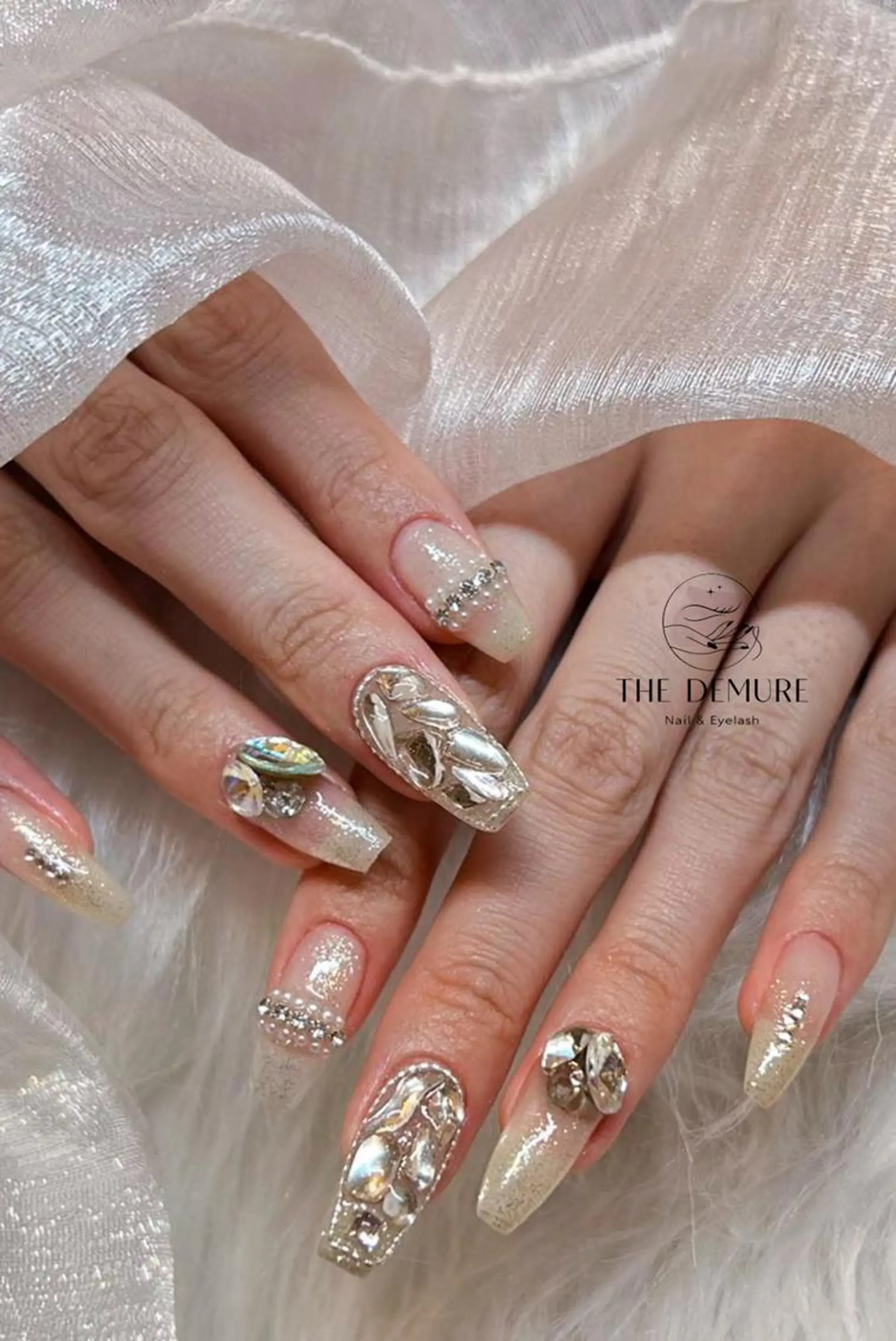 ネイル アートネイル フットネイル 韓国ネイル ロングネイル マグネットネイル ハンドネイル ハンドケア Demure Momoのネイルデザイン