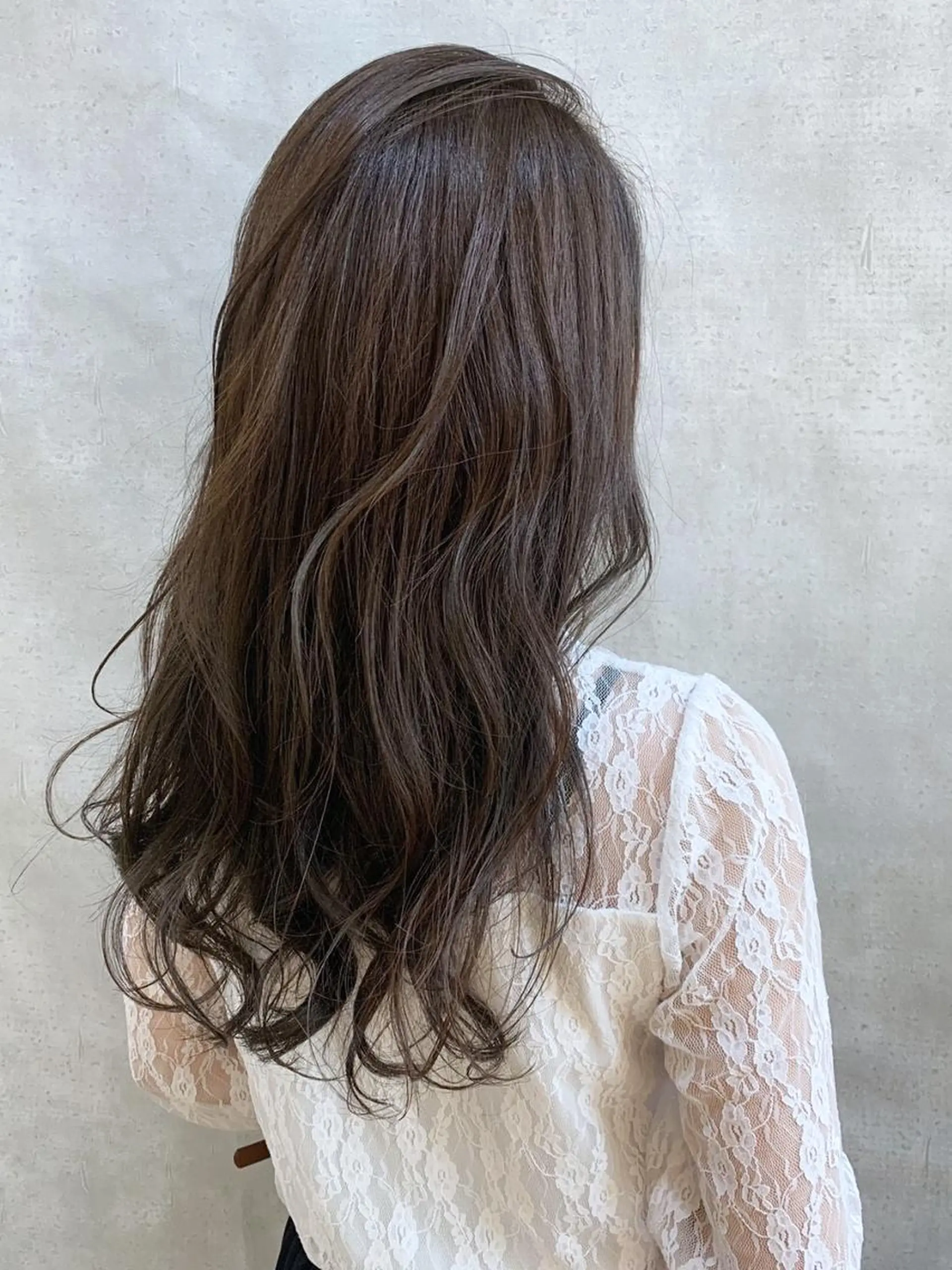 セミロング MOU namba ムウナンバのヘアスタイル