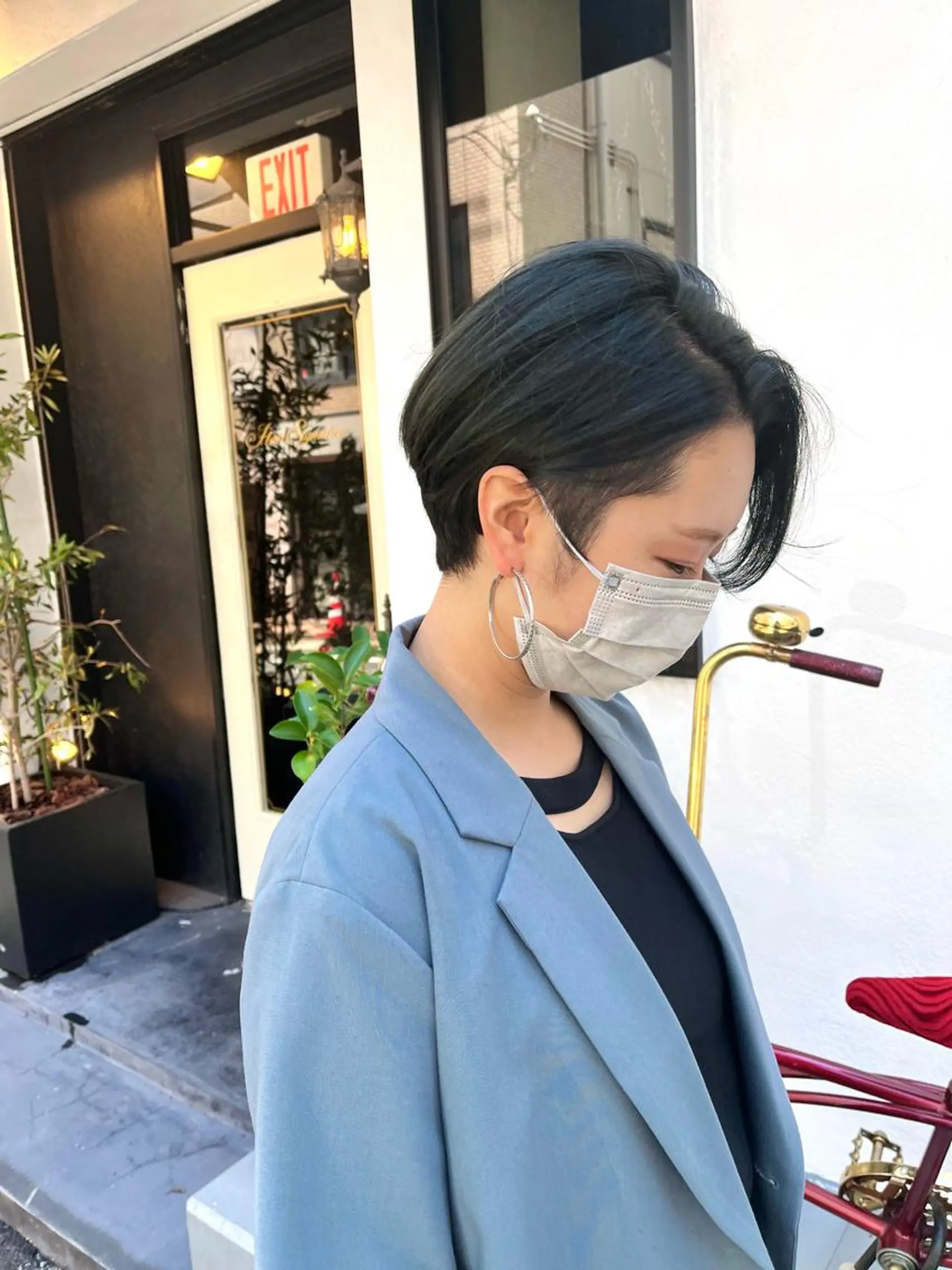 ショート カラー ハンサムショート グレージュ オリーブグレージュ オリーブグレー ショートヘア カット ヘアカラー トリートメント SALOWIN神戸三宮店所属・【美髪を叶える】中谷 彰宏（アキ)のヘアスタイル