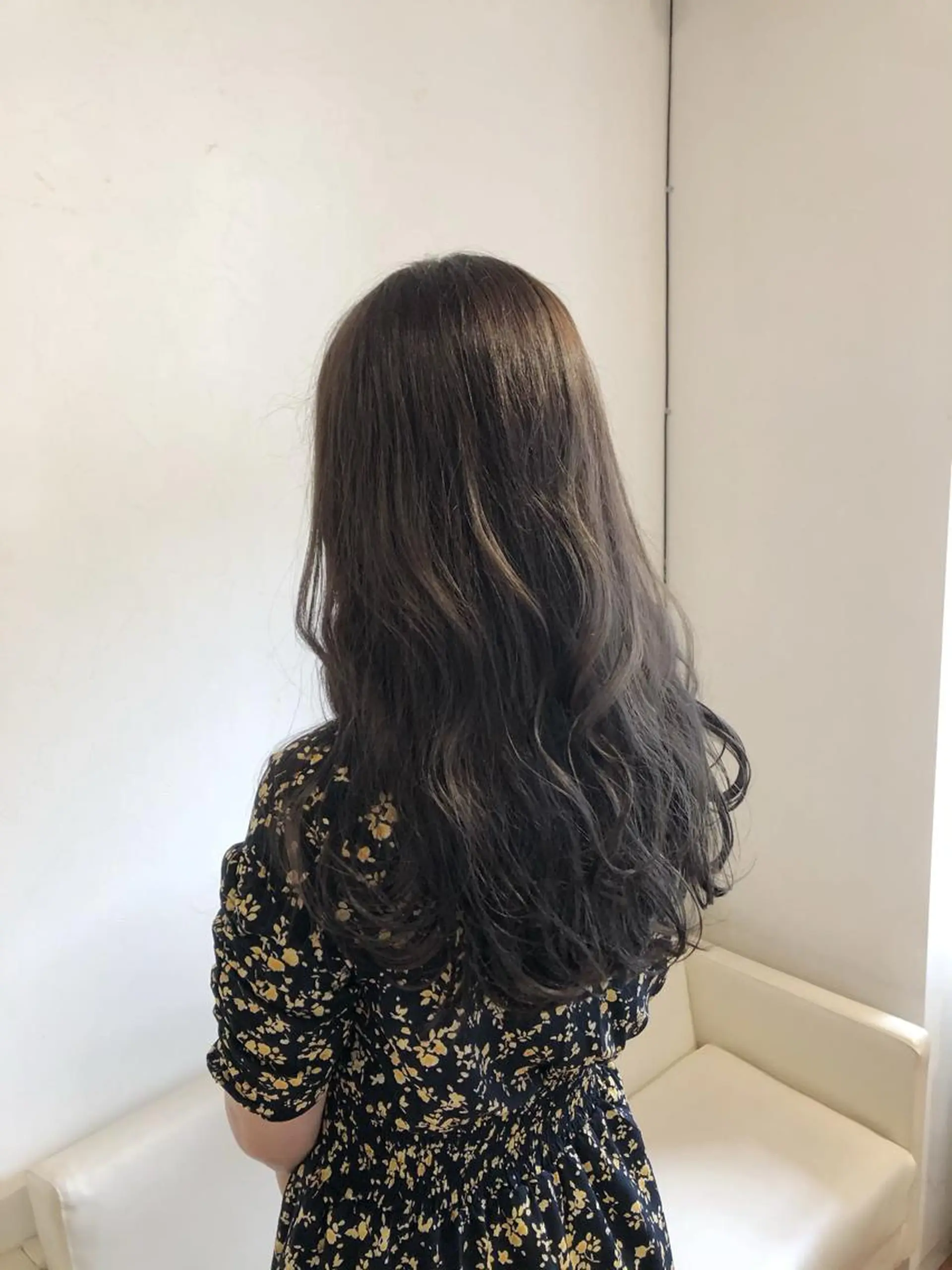 ロング カラー グレージュ ヘアカラー トリートメント 石井 佑樹のヘアスタイル