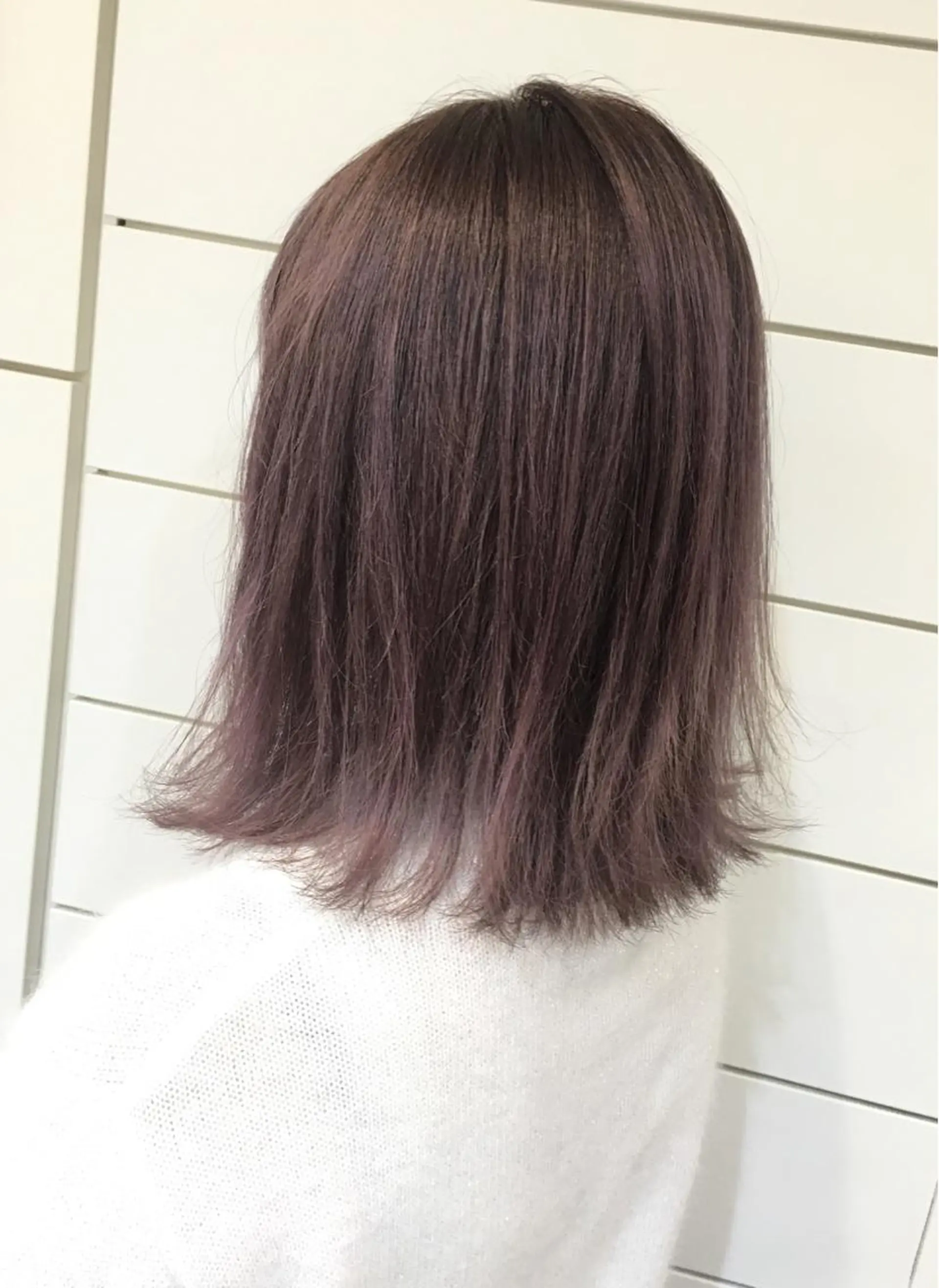 ミディアム カラー アッシュ ブリーチ 透明感カラー ピンクカラー ピンクパープル 鍵山 千秋のヘアスタイル