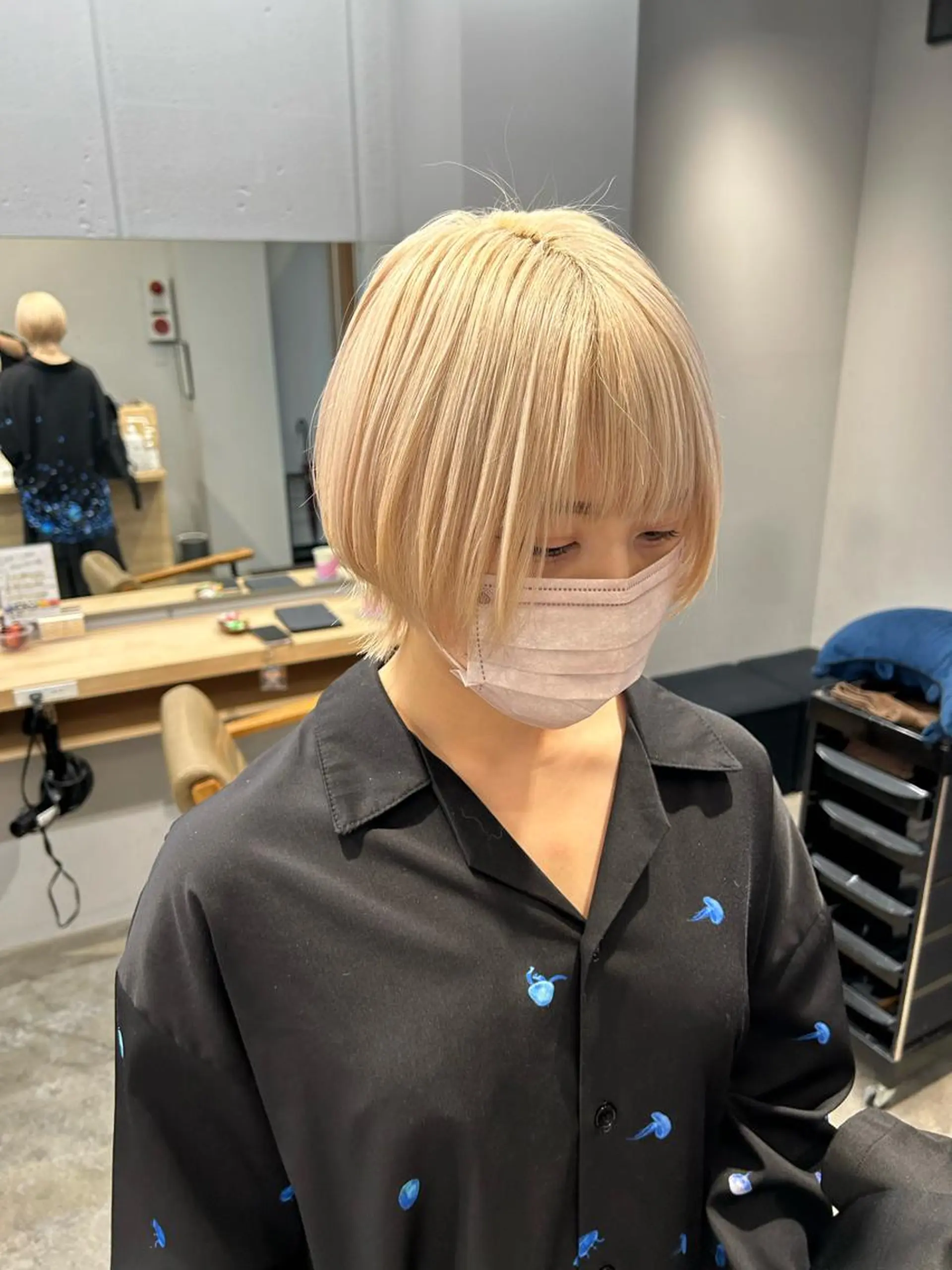 ショート カット ヘアカラー SAEKI【ior 】北千住店ブリーチのヘアスタイル