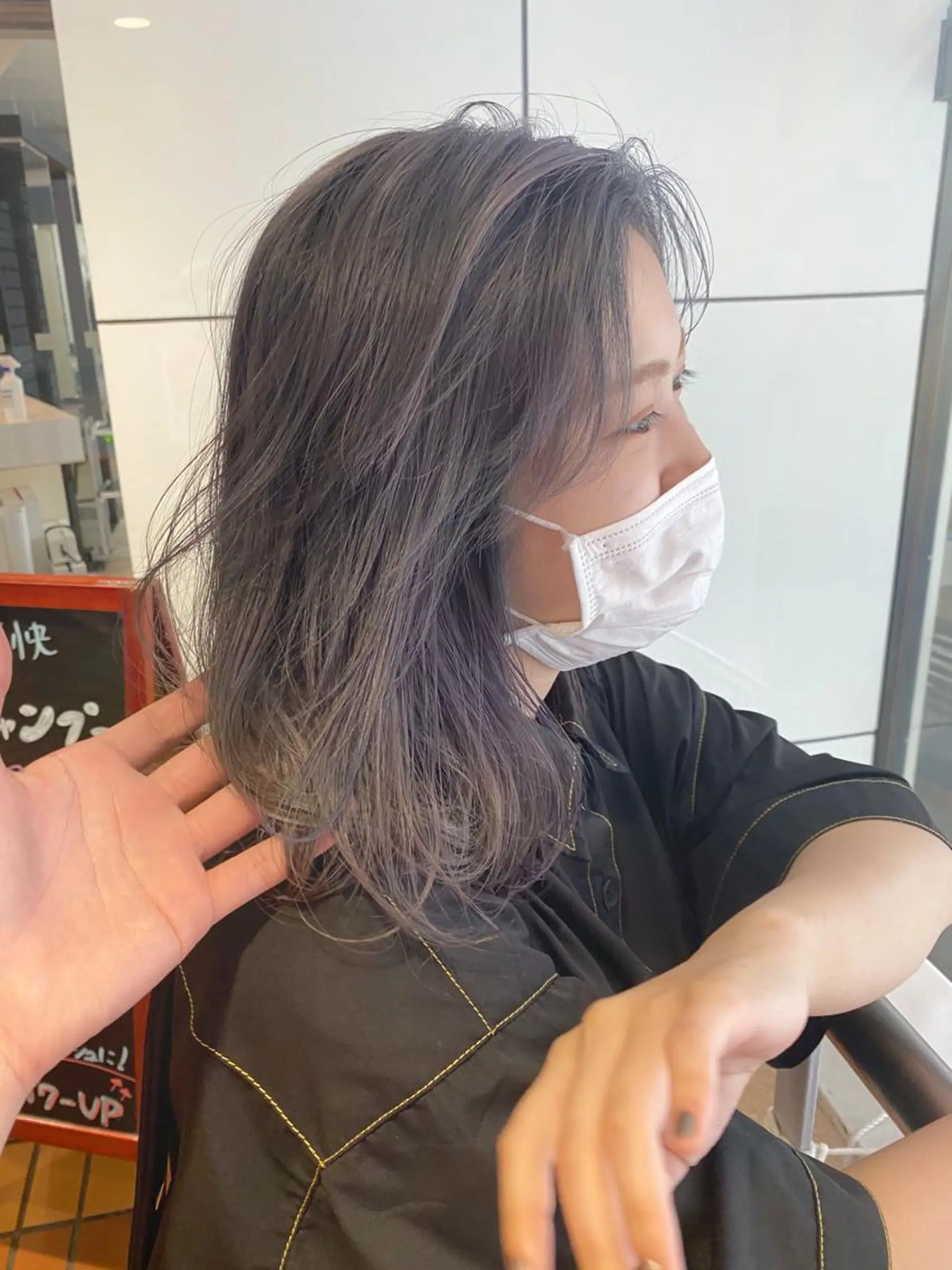 セミロング カラー ブリーチ グレージュ バイオレットカラー バイオレットグレージュ レイヤー/ベージュ カラー/ハシモトのヘアスタイル