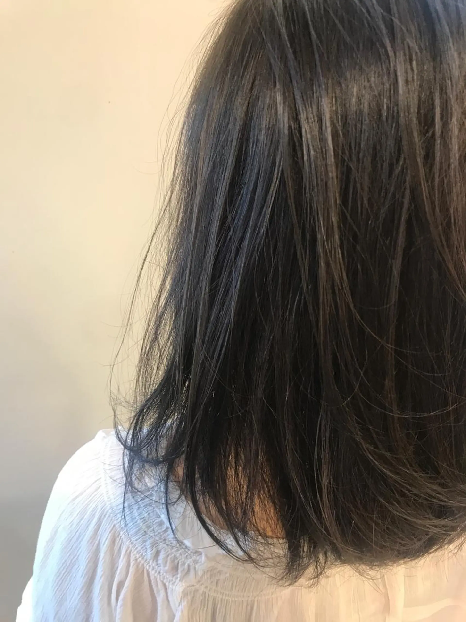 セミロング アッシュ sea's所属・ヒラカホ/矢場町/ ブリーチ/似合わせのヘアスタイル
