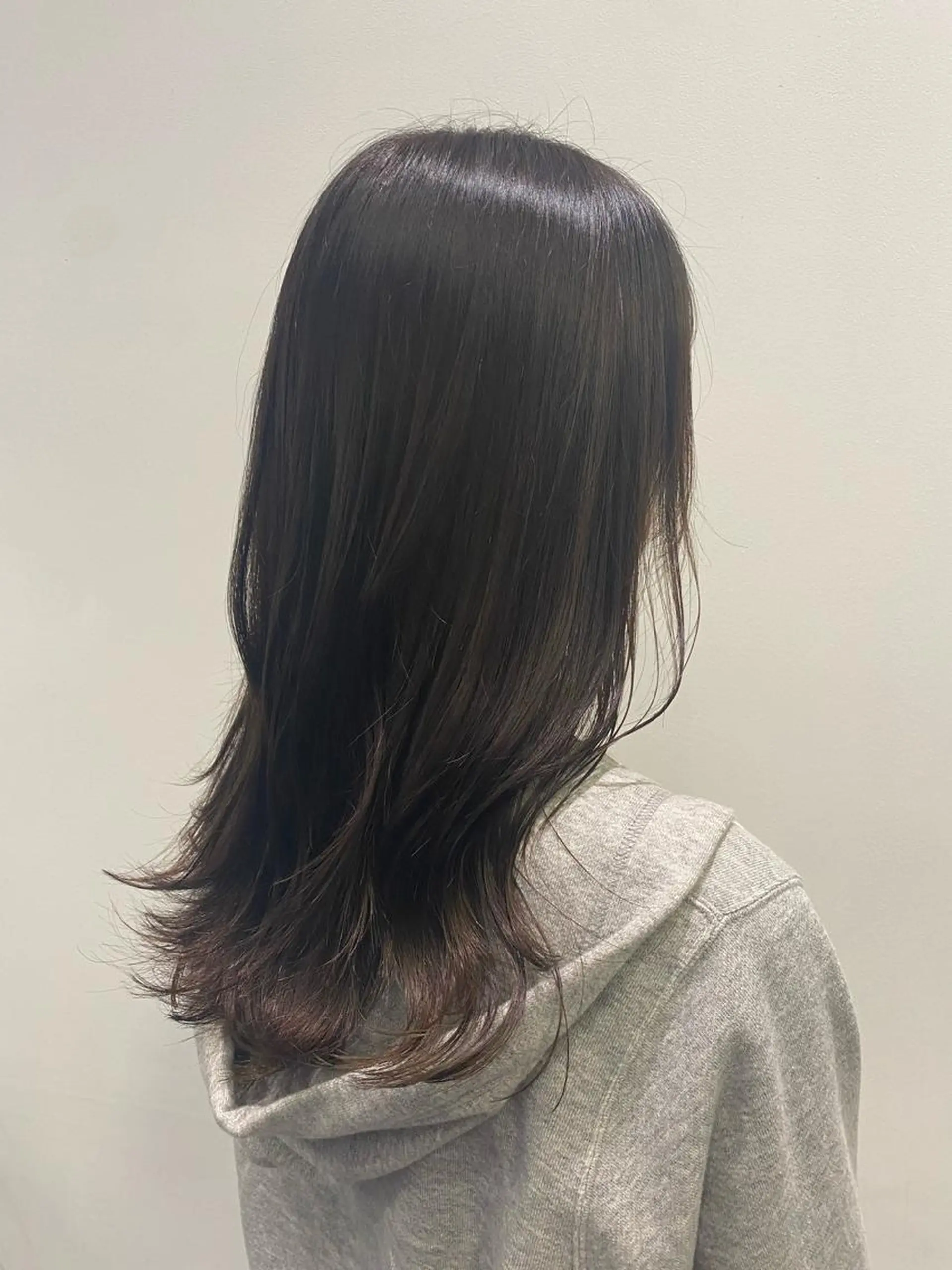 ロング カラー ベージュカラー イルミナカラー オリーブベージュ カット ヘアカラー トリートメント ✨透明感カラー✨ 🦖佐々木未来🦕のヘアスタイル