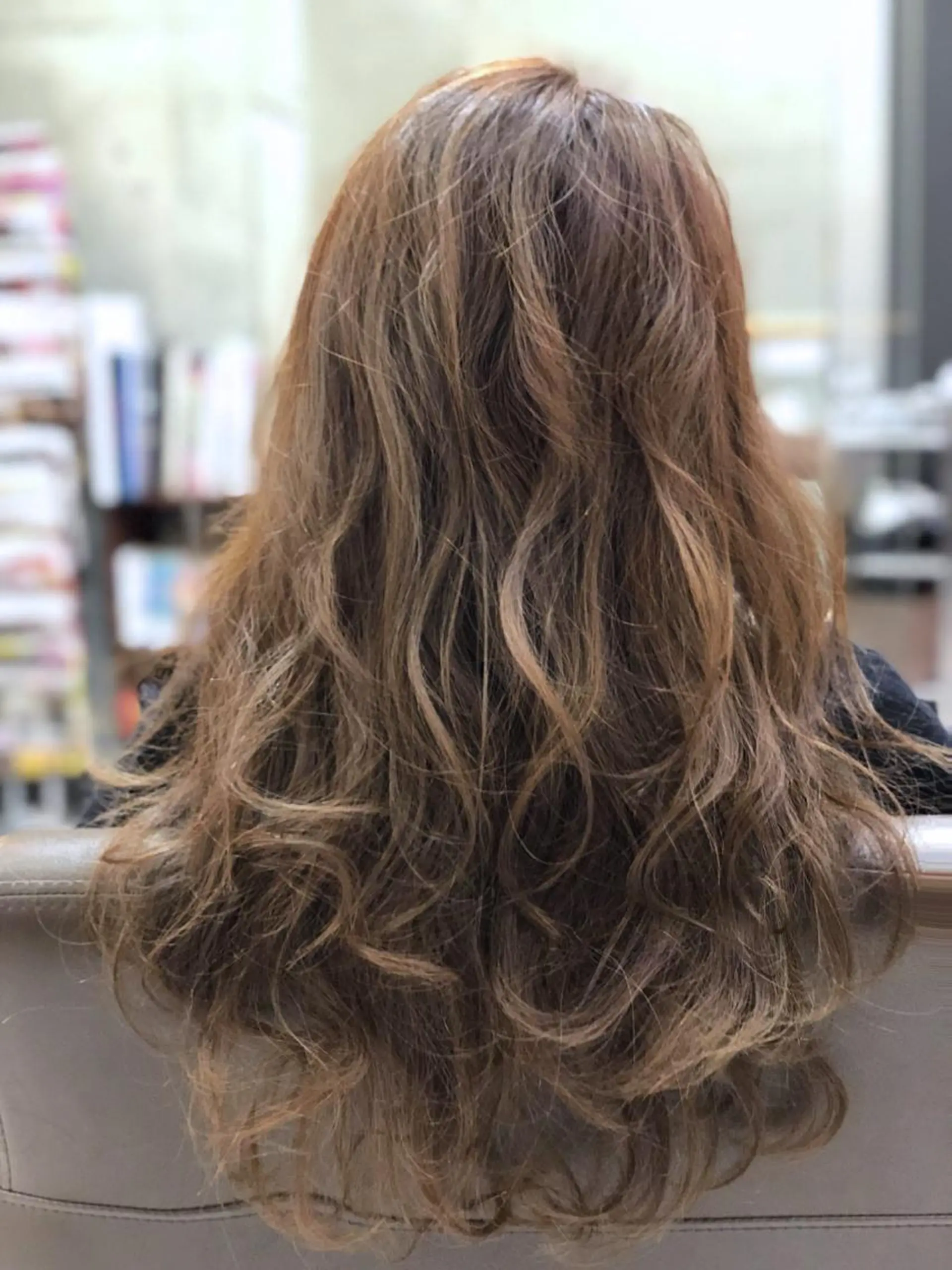 ロング カラー グレージュ ハイライトカラー ハイライト ヘアカラー 大栗 佑也  髪質改善のヘアスタイル