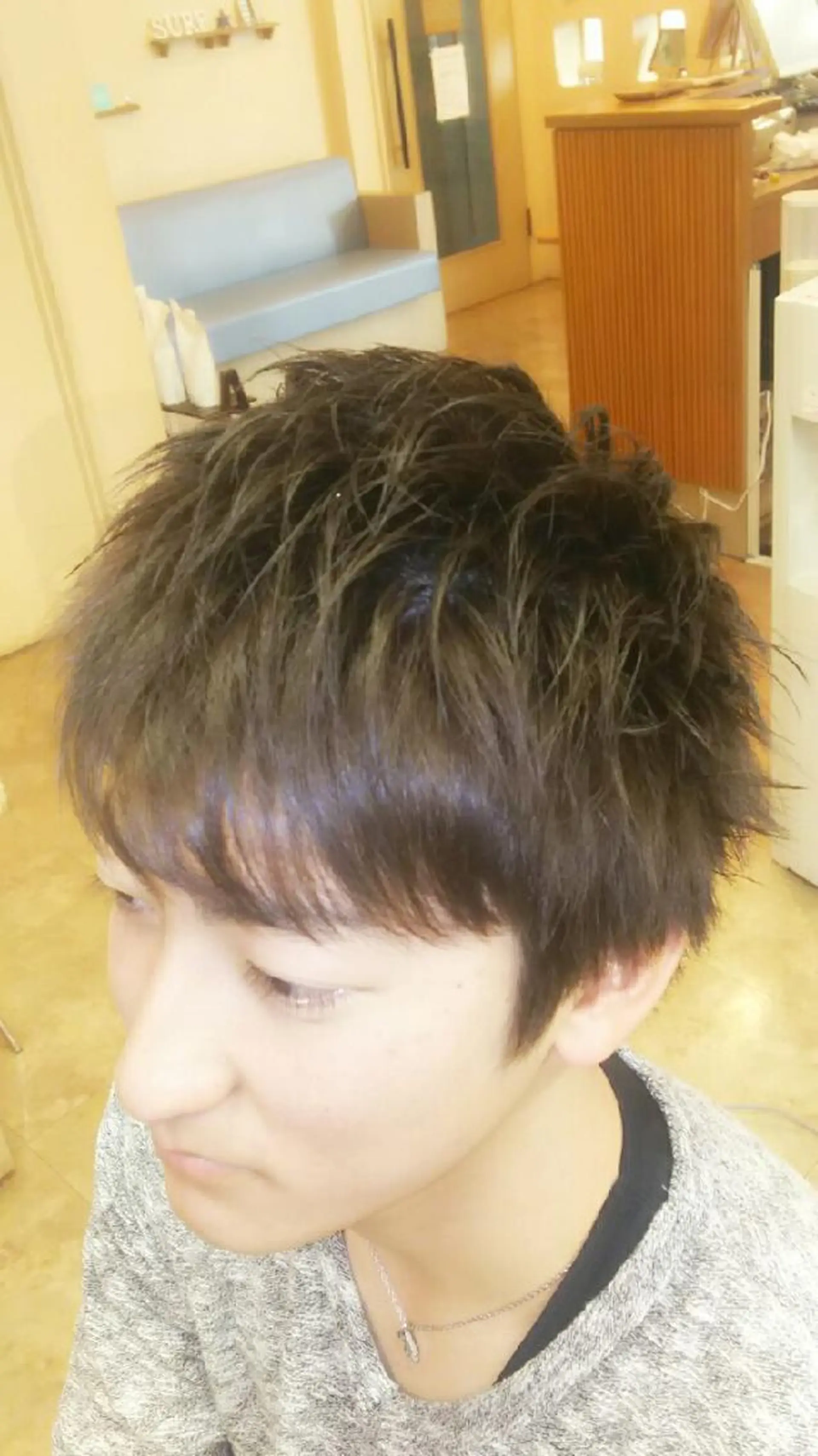 メンズ カラー アッシュ 脇田 雄大のヘアスタイル