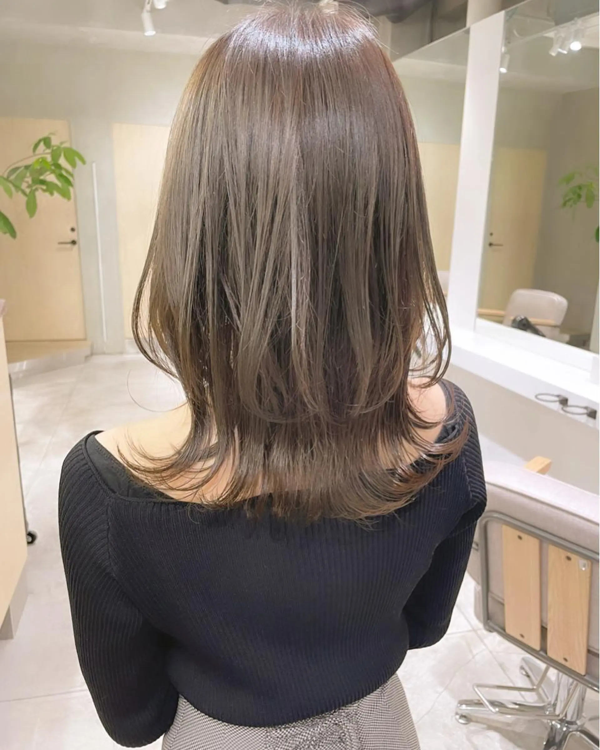 セミロング 銀座/レイヤーカット 🤍内野すみれのヘアスタイル