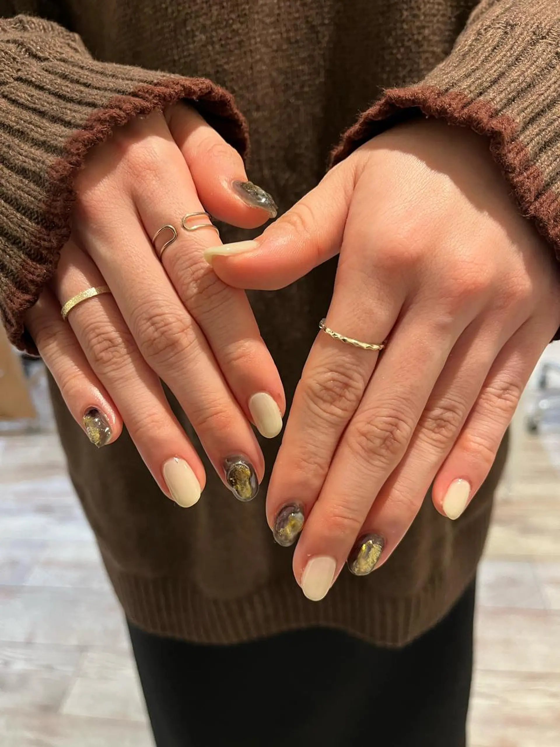 ネイル ハンドネイル une／YUKINA 🫧大人nuanceのネイルデザイン