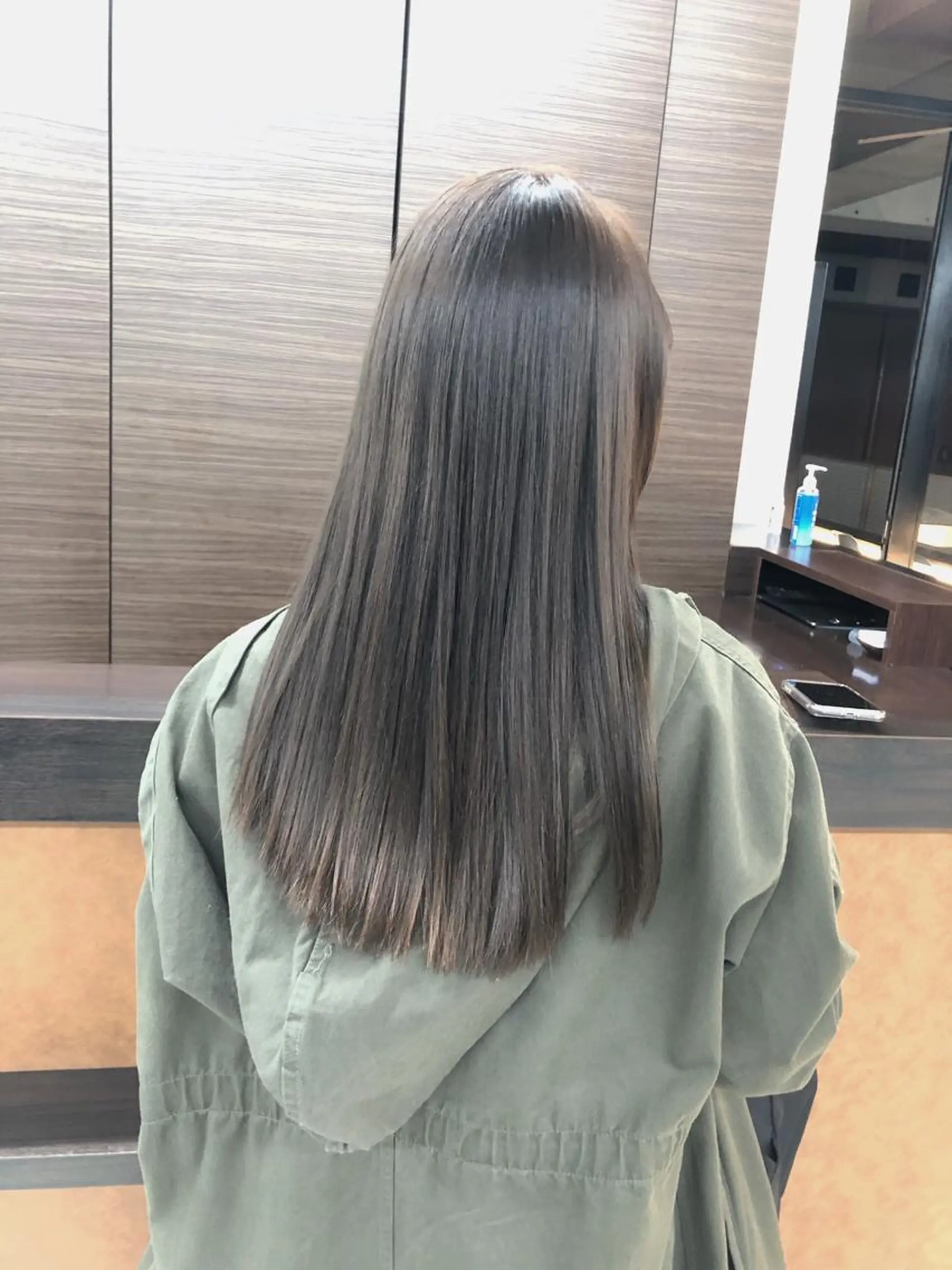 セミロング カラー 八谷 将平のヘアスタイル