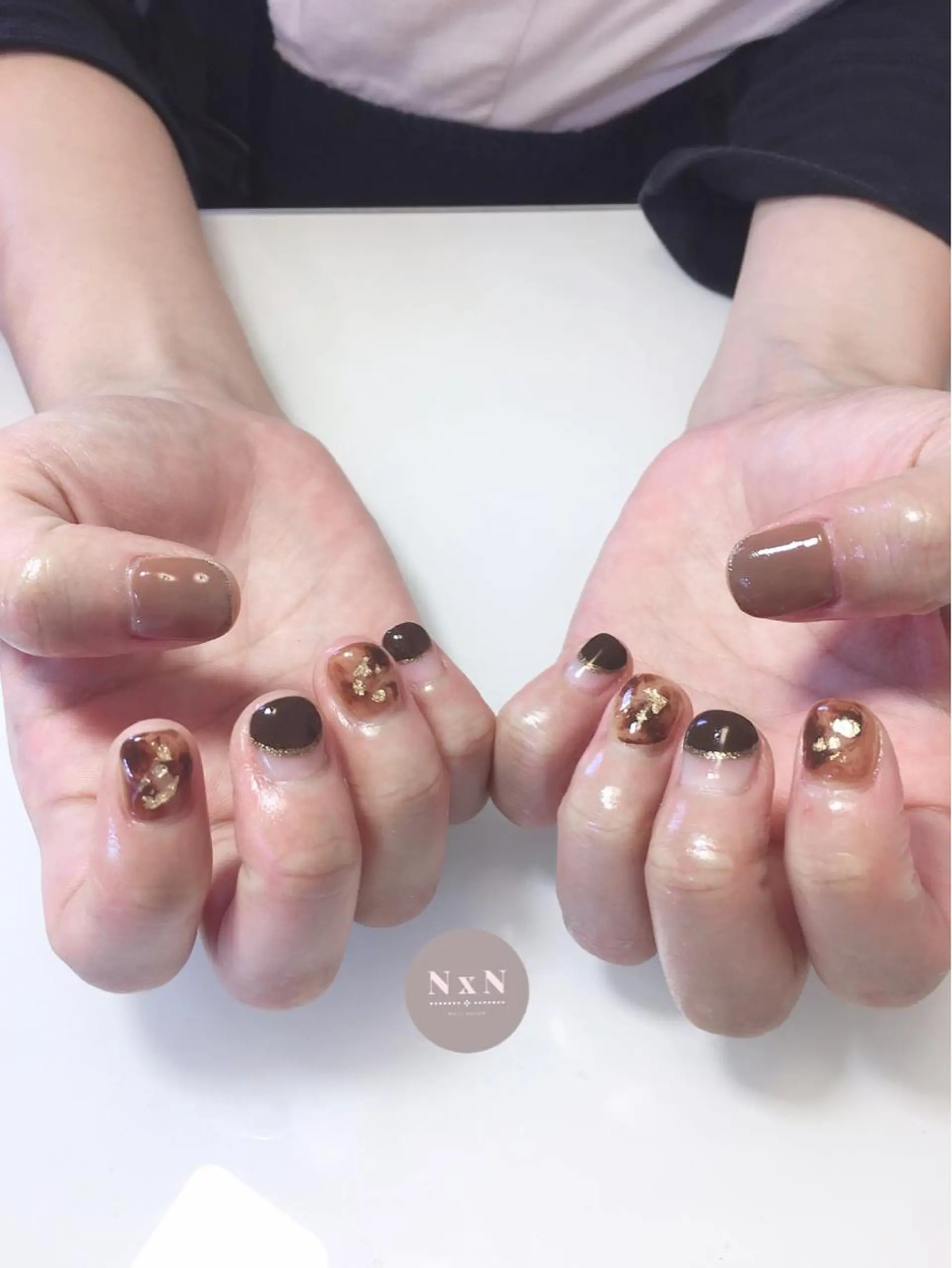 ネイル べっ甲ネイル ブラウン ジェルネイル ぷっくりネイル ハンドネイル nail salon N×Nのネイルデザイン