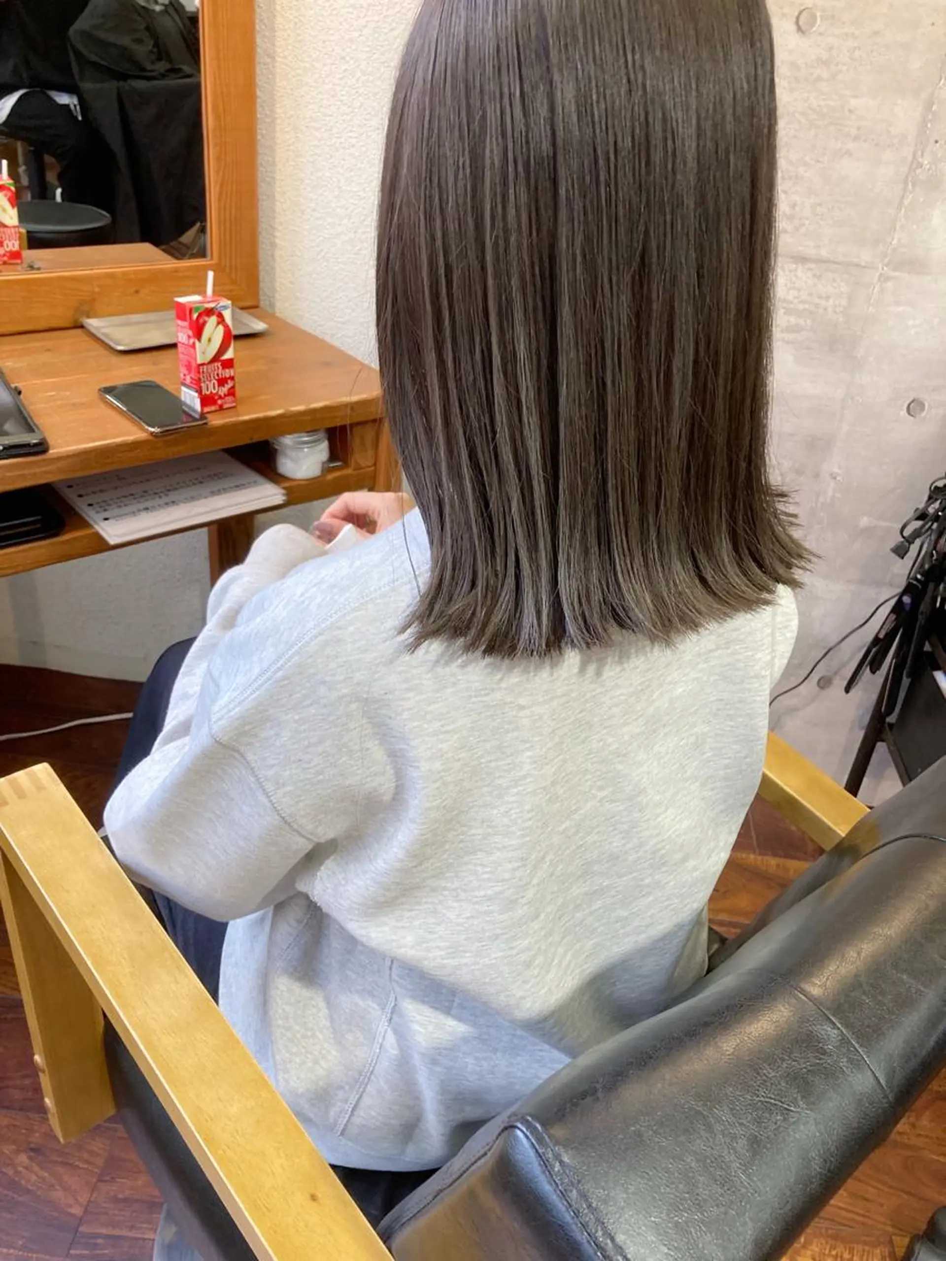 ミディアム カラー ベージュカラー オリーブベージュ 小木曽智美 /ボブ/ショートのヘアスタイル