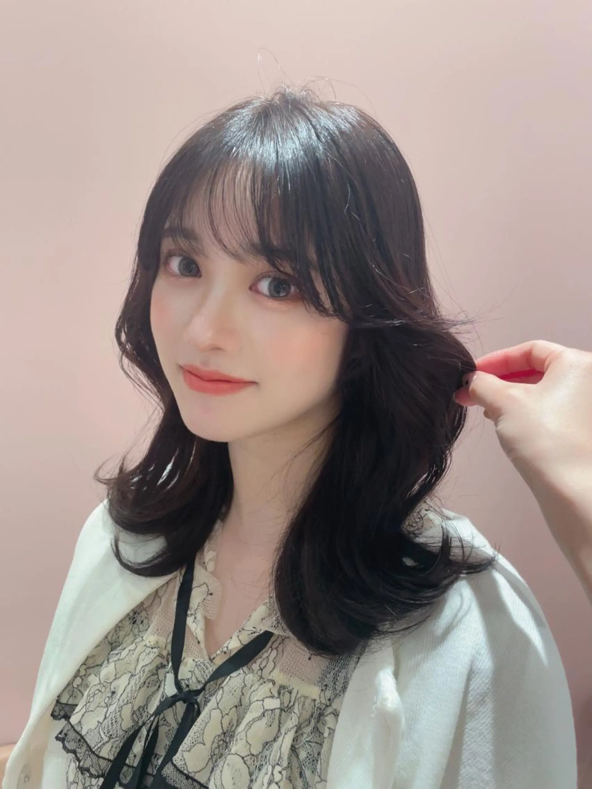 ミディアム ヘアアレンジ Toiro所属・🤎小顔レイヤー /ベージュ🤎友香のヘアスタイル