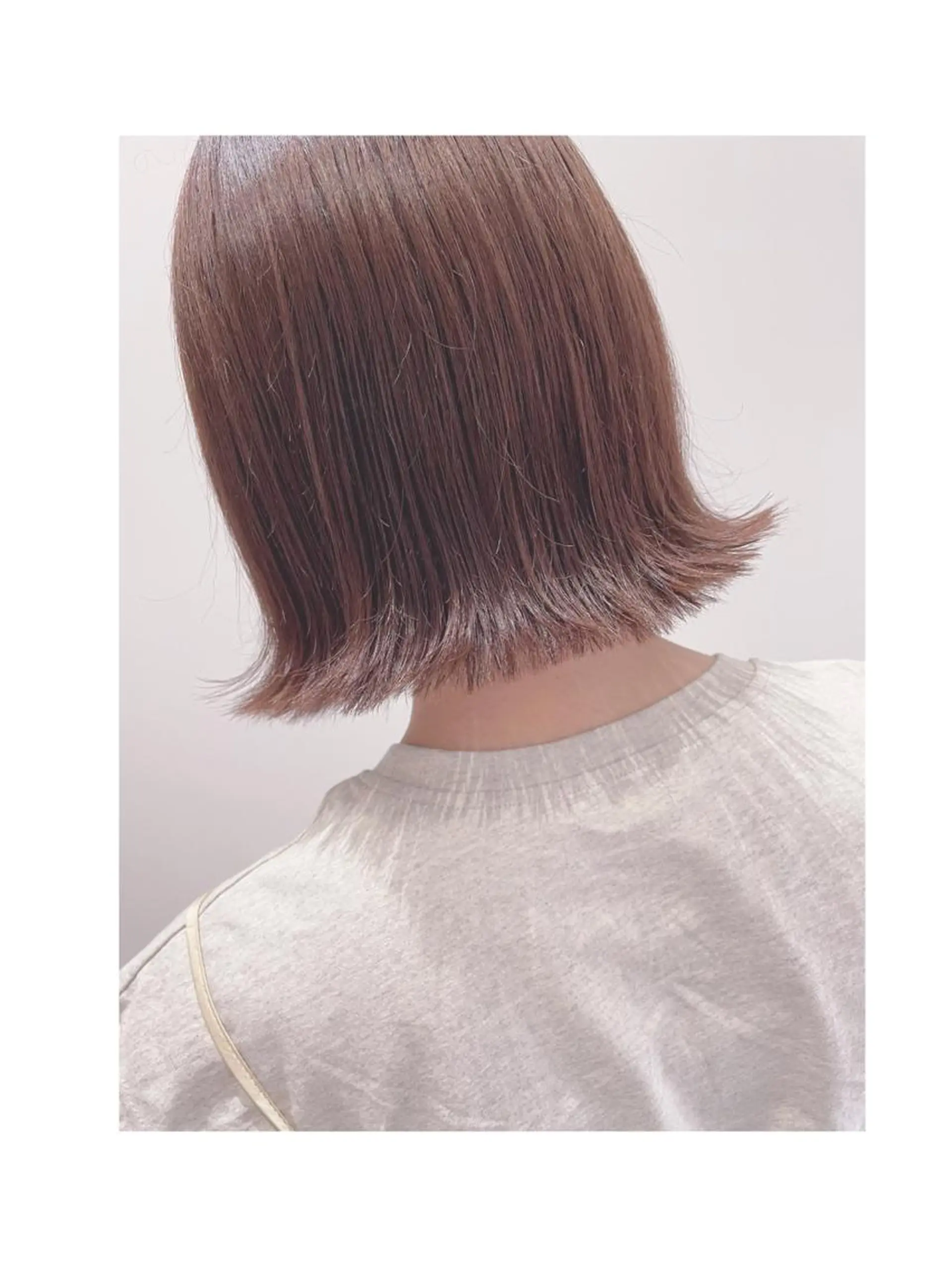ミディアム ボブ カット 佐々木 芽衣のヘアスタイル
